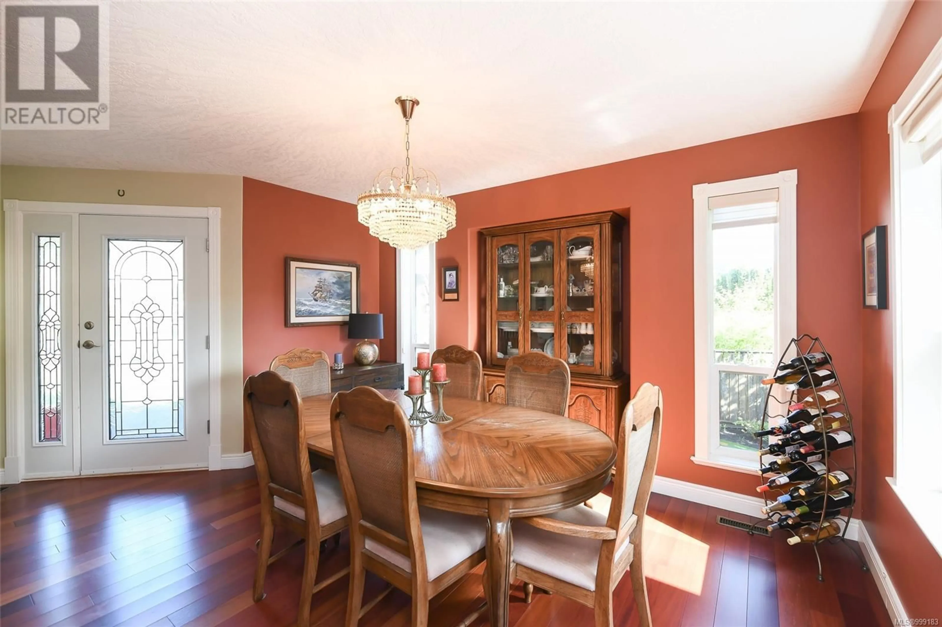 Dining room, wood/laminate floor for 642 SKY VIEW PLACE, Comox British Columbia V9M3R3
