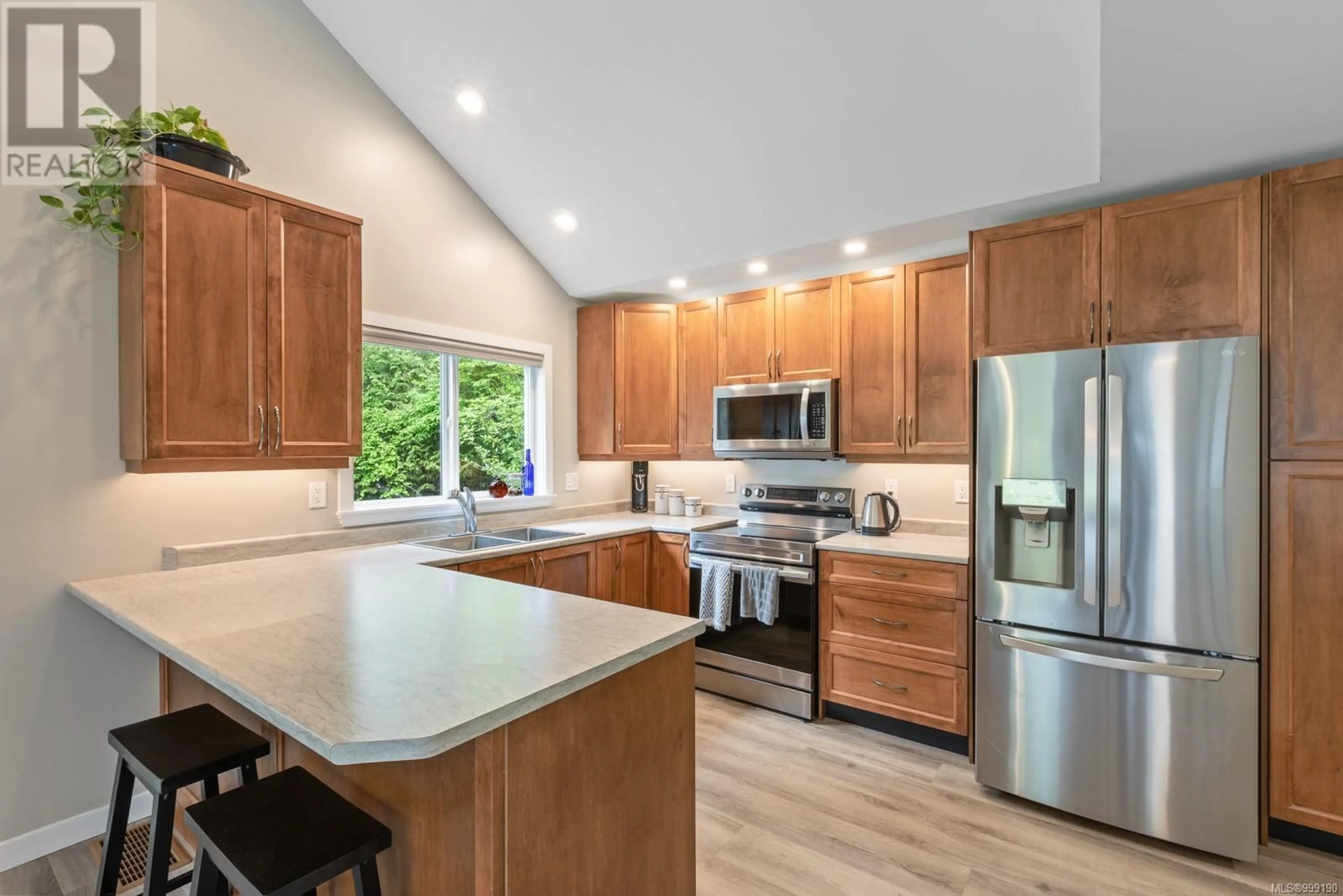 Open concept kitchen, unknown for 3671 THOMSON ROAD, Courtenay British Columbia V9N9T5