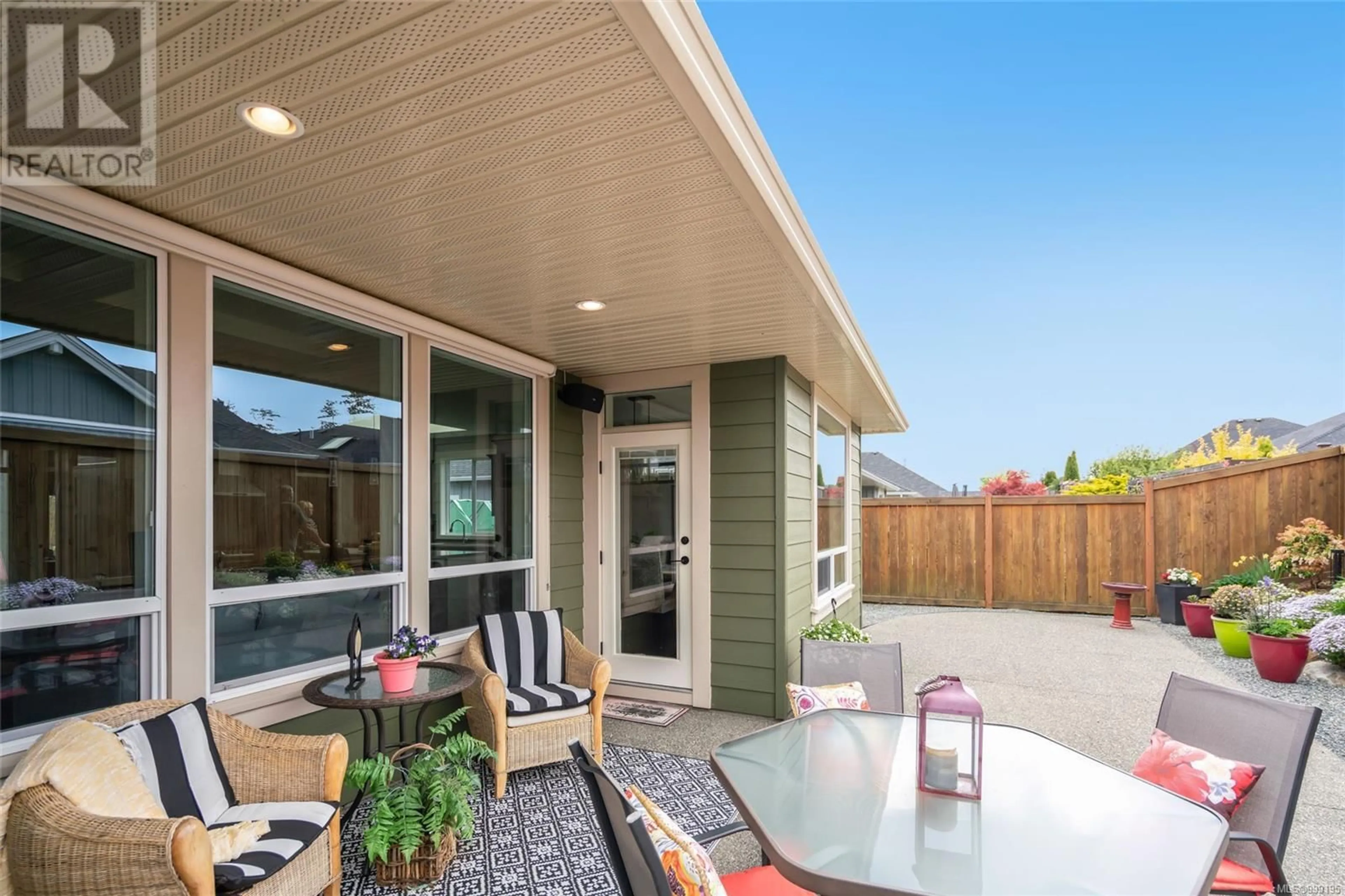 Patio, mountain view for 275 BRAMBLE STREET, Parksville British Columbia V9P0E4