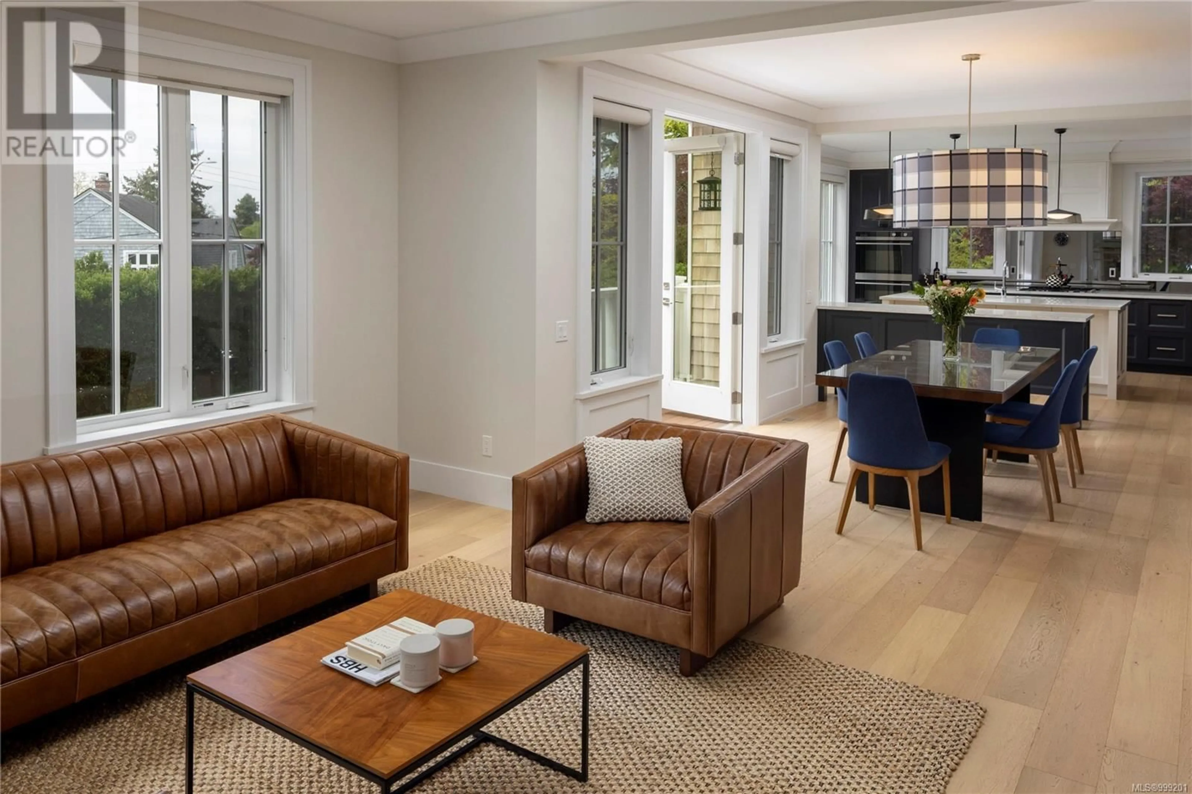 Living room with furniture, unknown for 1326 RICHARDSON STREET, Victoria British Columbia V8S1P7