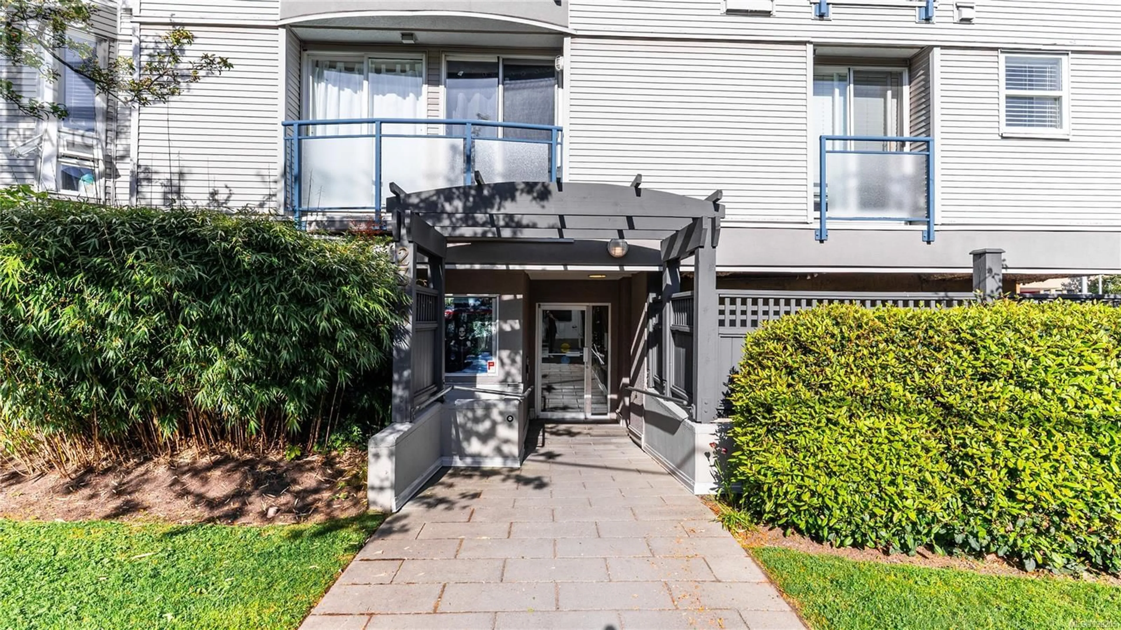 Unknown for 405 - 2310 TRENT STREET, Victoria British Columbia V8R1K3