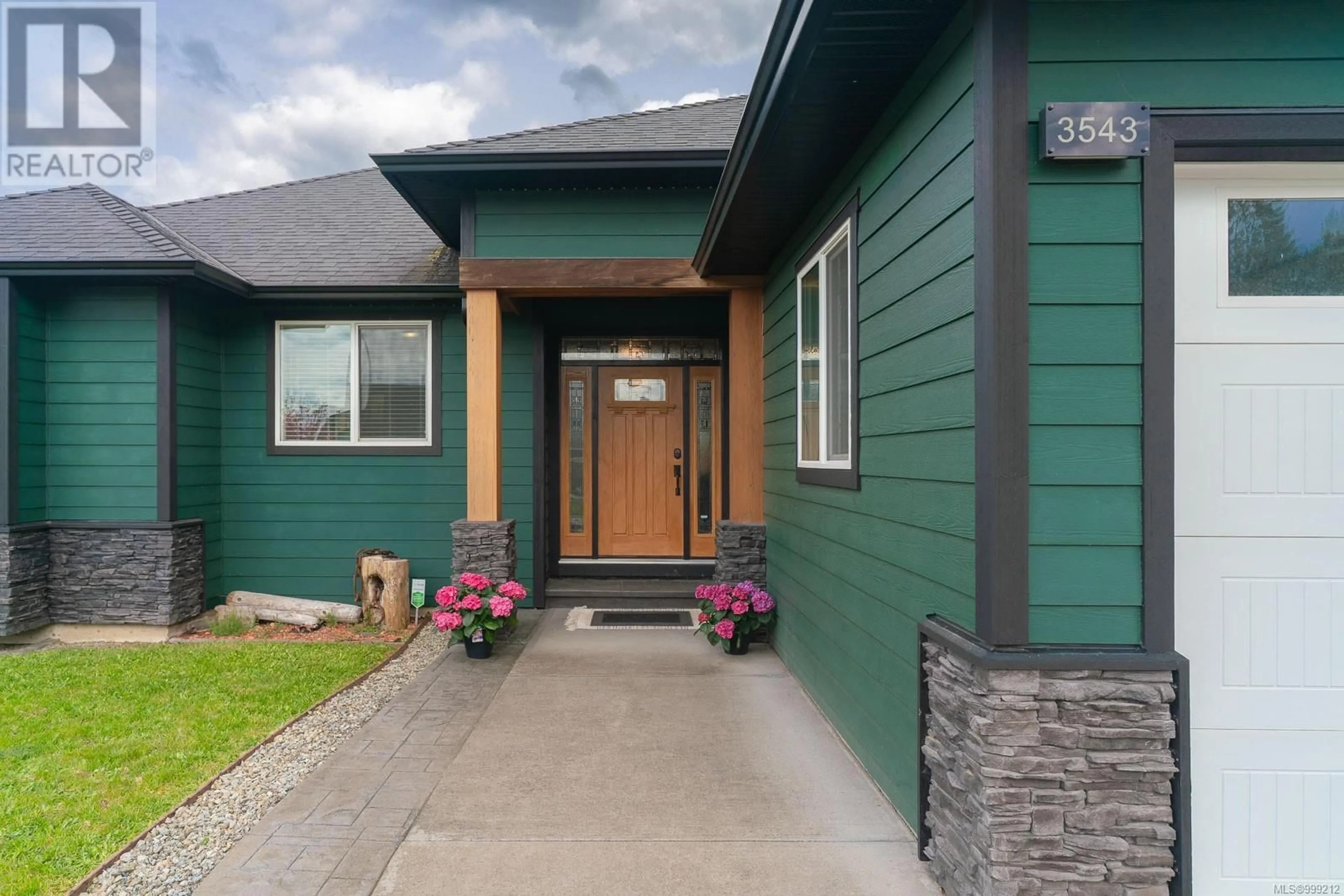 Home with vinyl exterior material, street for 3543 SWORDFERN LANE, Port Alberni British Columbia V9Y0A5