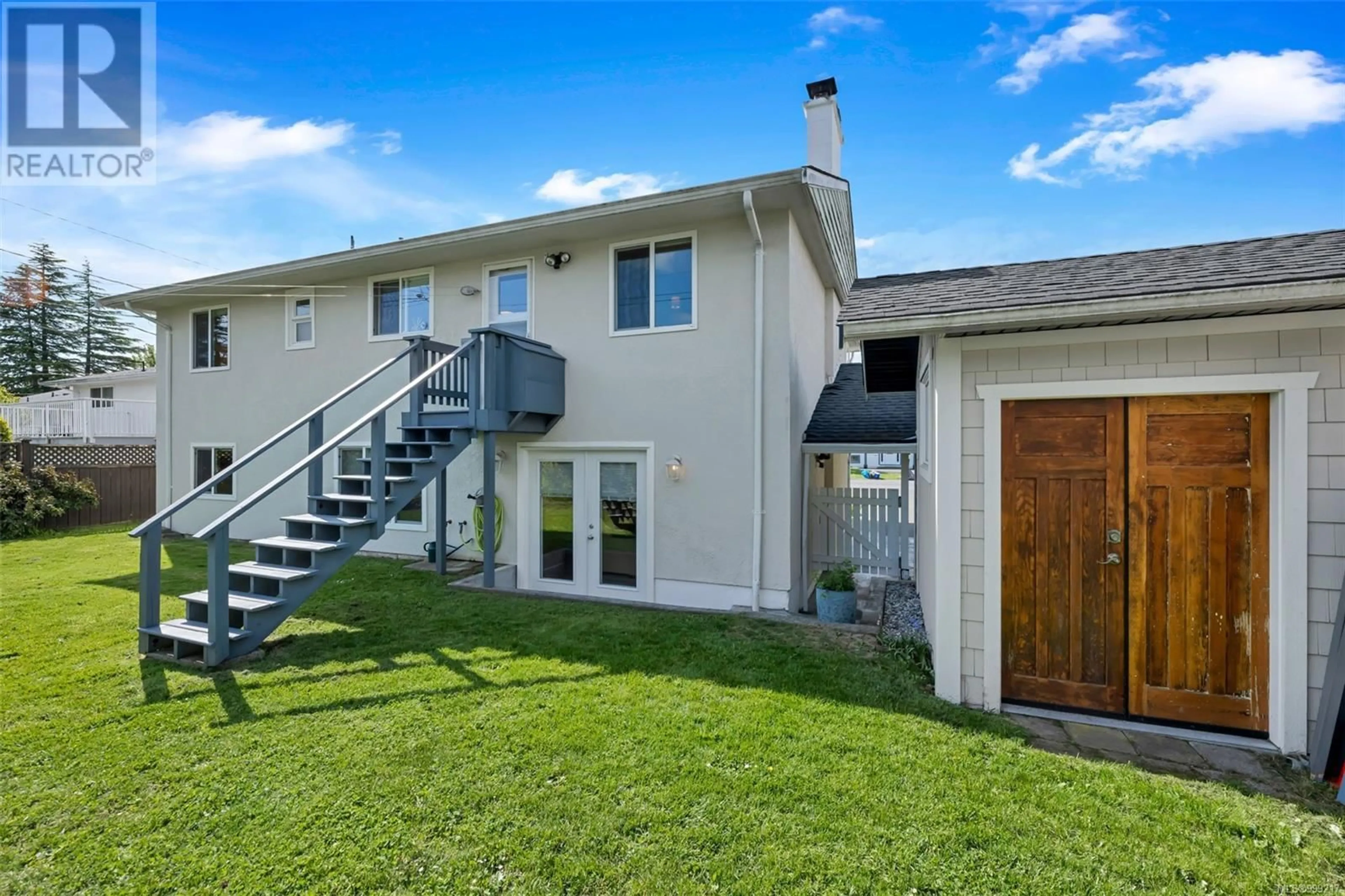 Home with vinyl exterior material, mountain view for 1644 MORNINGSIDE PLACE, Saanich British Columbia V8N1N6