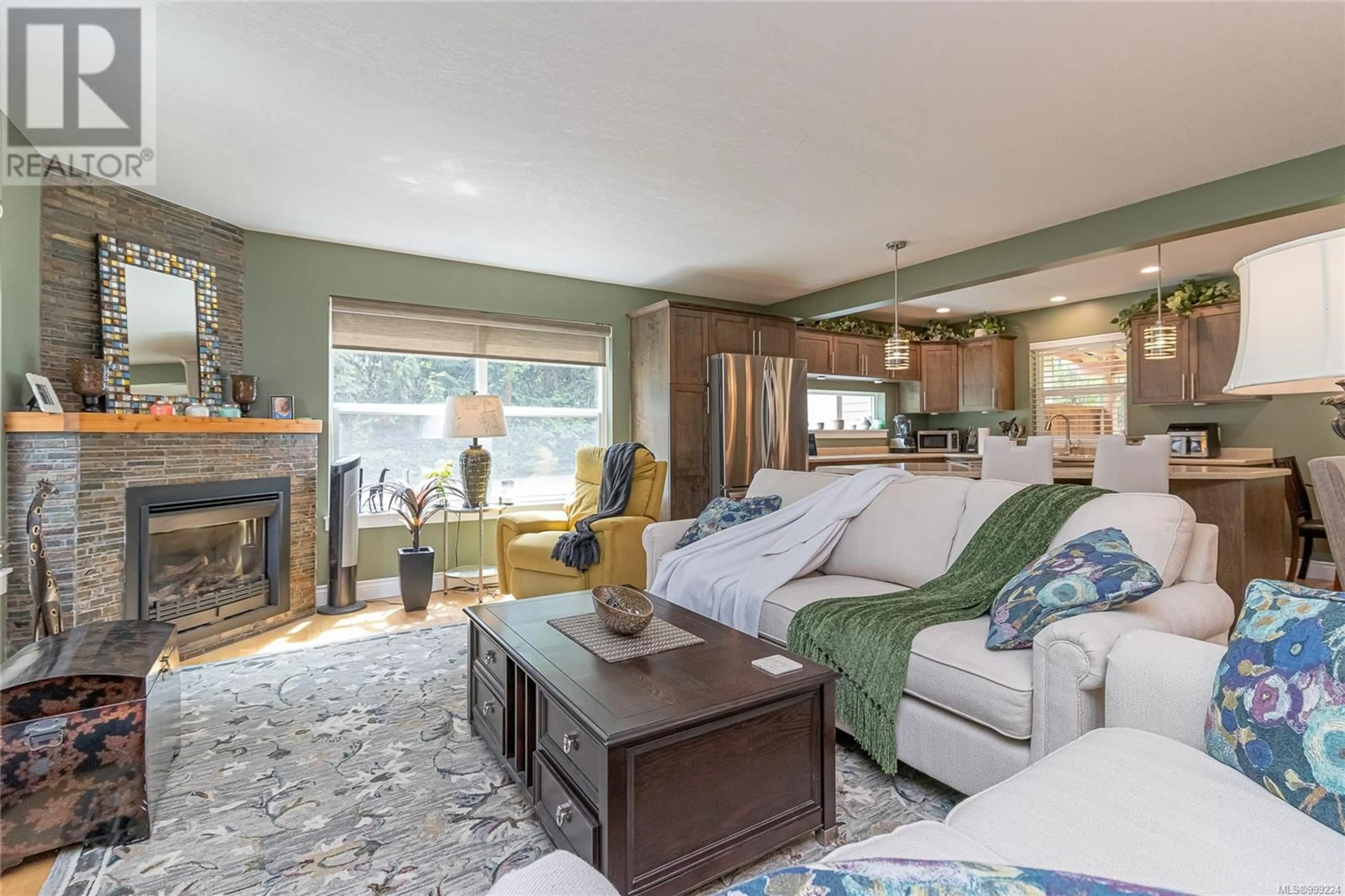 Living room with furniture, unknown for 6716 WALL STREET, Honeymoon Bay British Columbia V0R1Y0