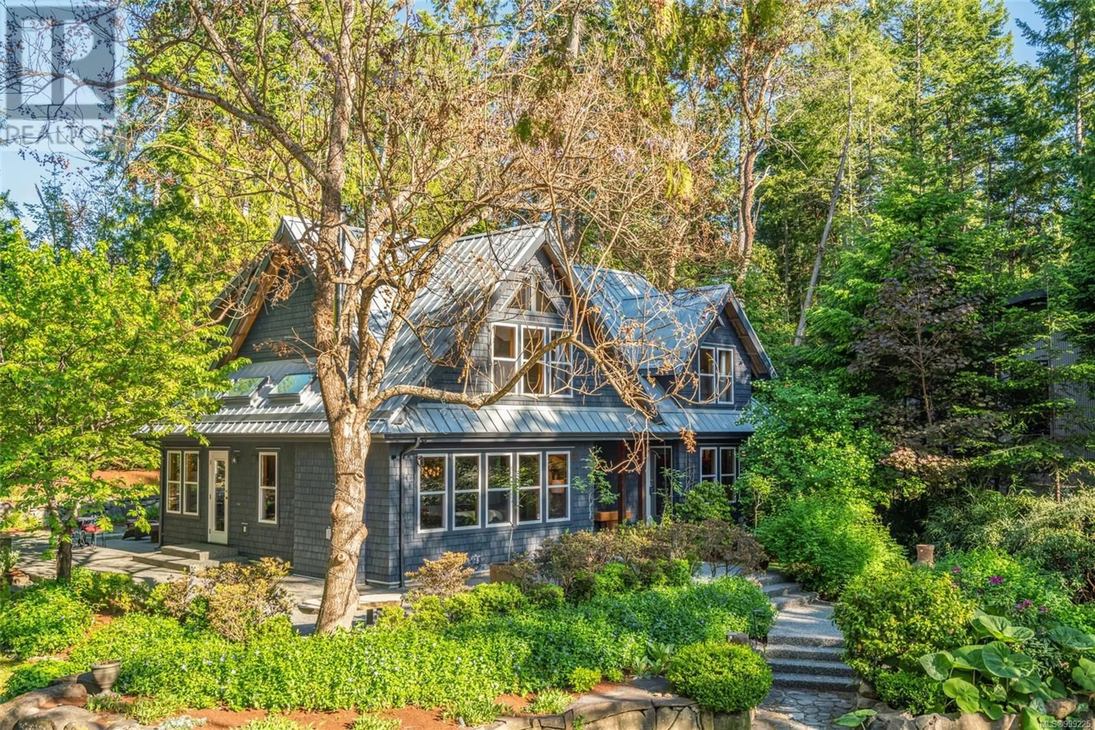 A pic from outside/outdoor area/front of a property/back of a property/a pic from drone, unknown for 1158 PAT BURNS AVENUE, Gabriola Island British Columbia V0R1X2