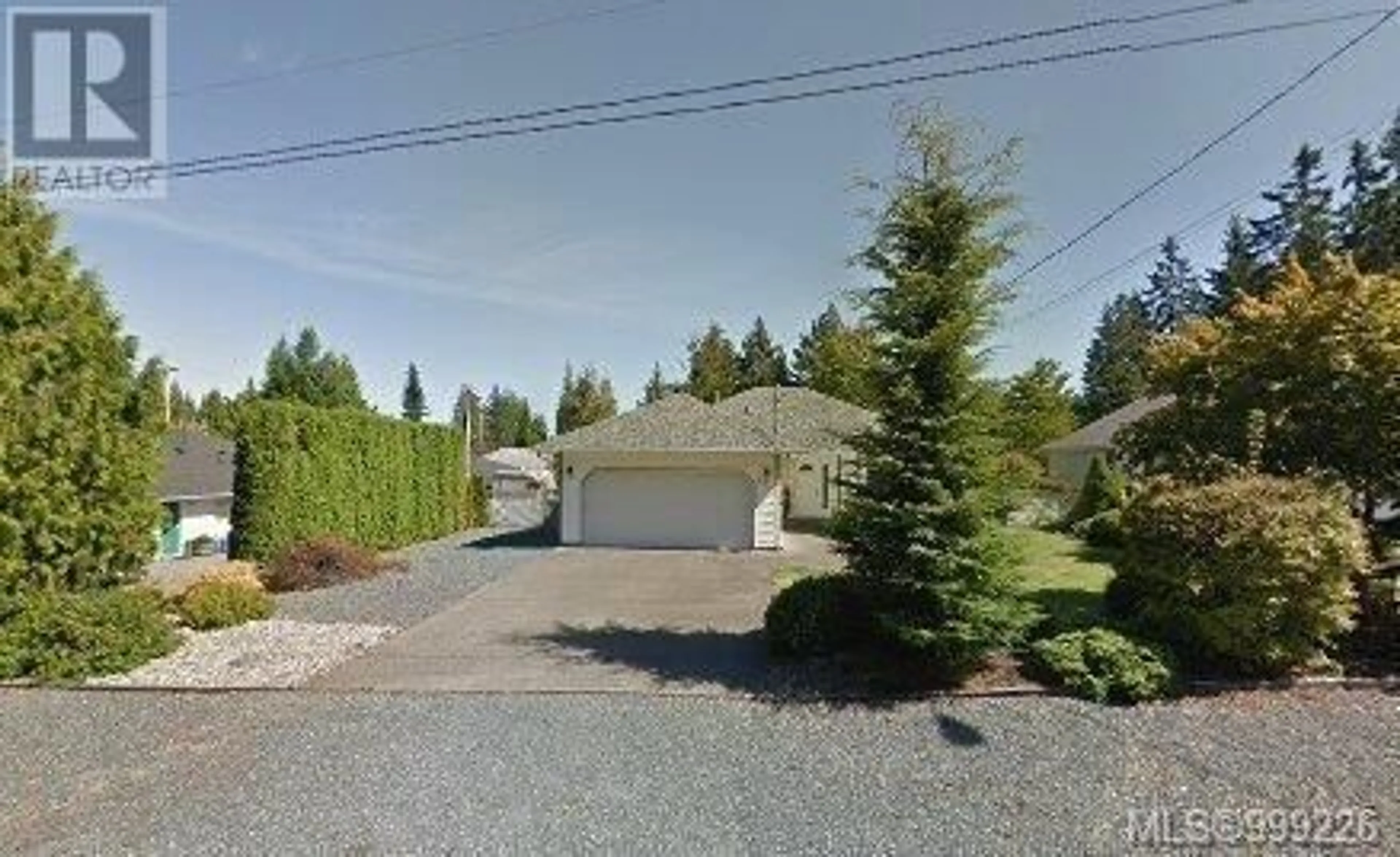 A pic from outside/outdoor area/front of a property/back of a property/a pic from drone, street for 628 ALDER STREET, Qualicum Beach British Columbia V9K1J3
