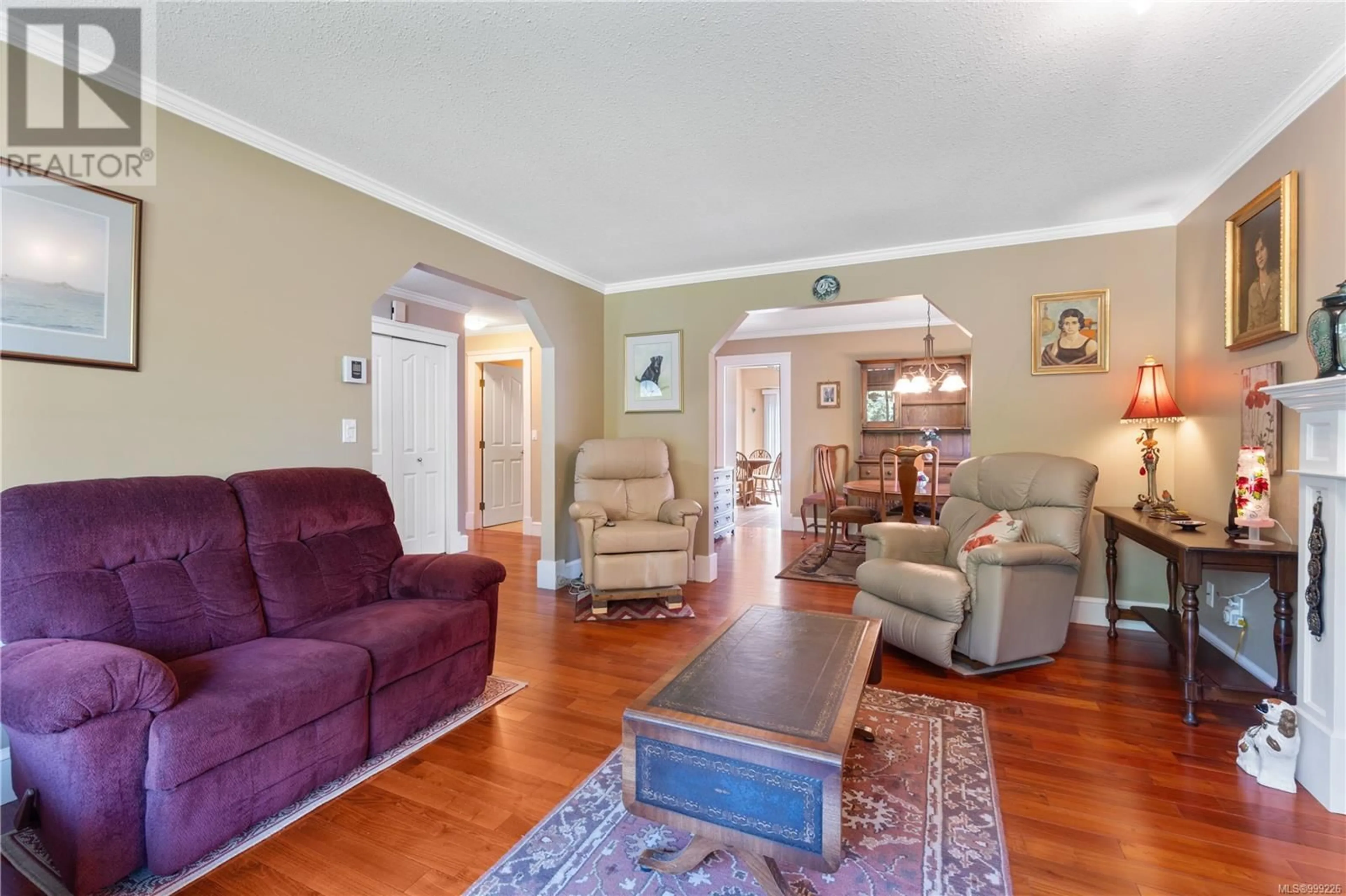 Living room with furniture, unknown for 628 ALDER STREET, Qualicum Beach British Columbia V9K1J3
