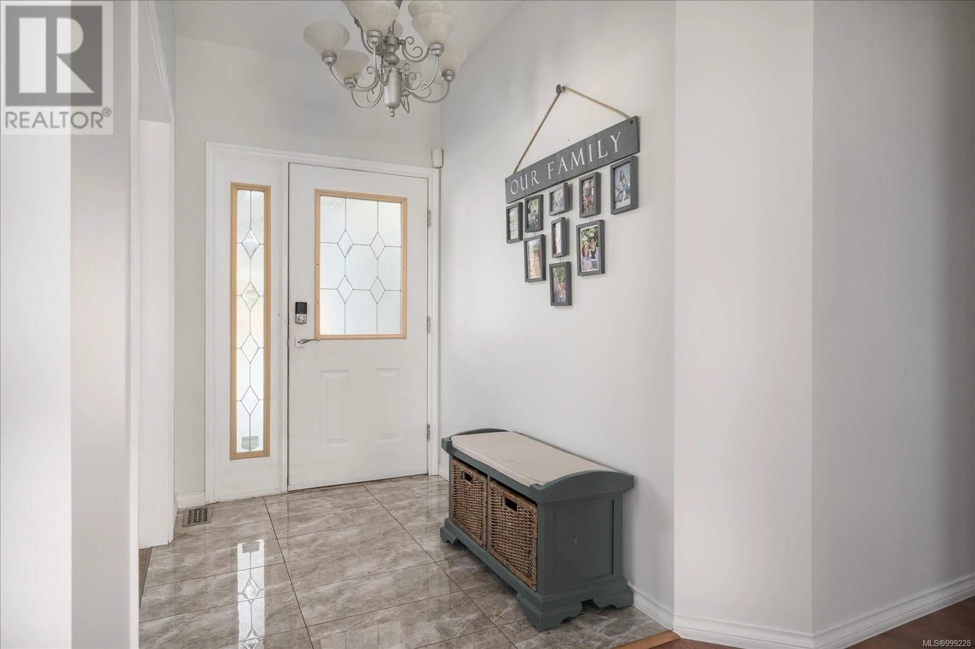 Indoor entryway for 6249 GARSIDE ROAD, Nanaimo British Columbia V9T6H9