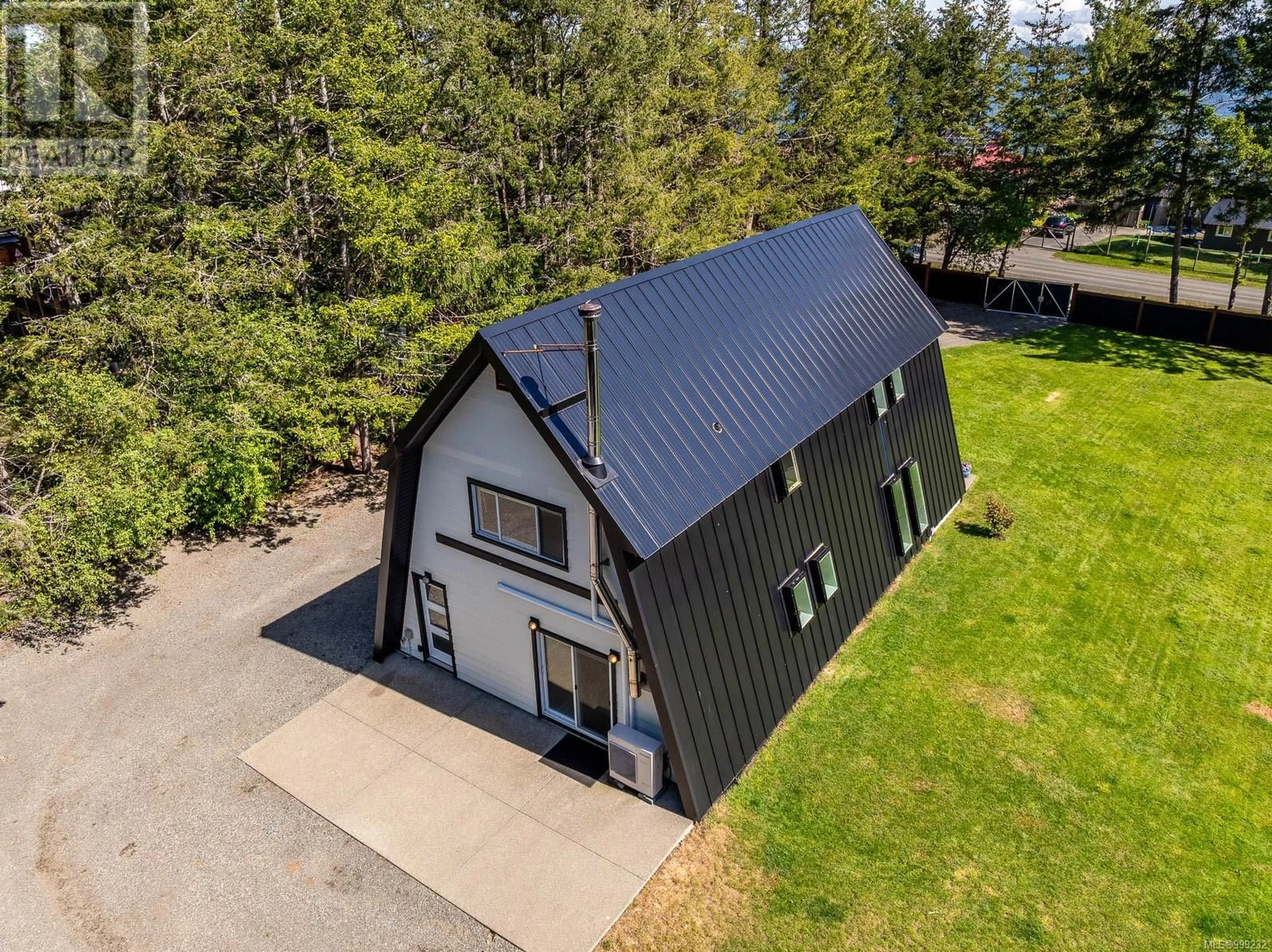 A pic from outside/outdoor area/front of a property/back of a property/a pic from drone, unknown for 3849 EAST ROAD, Denman Island British Columbia V0R1T0