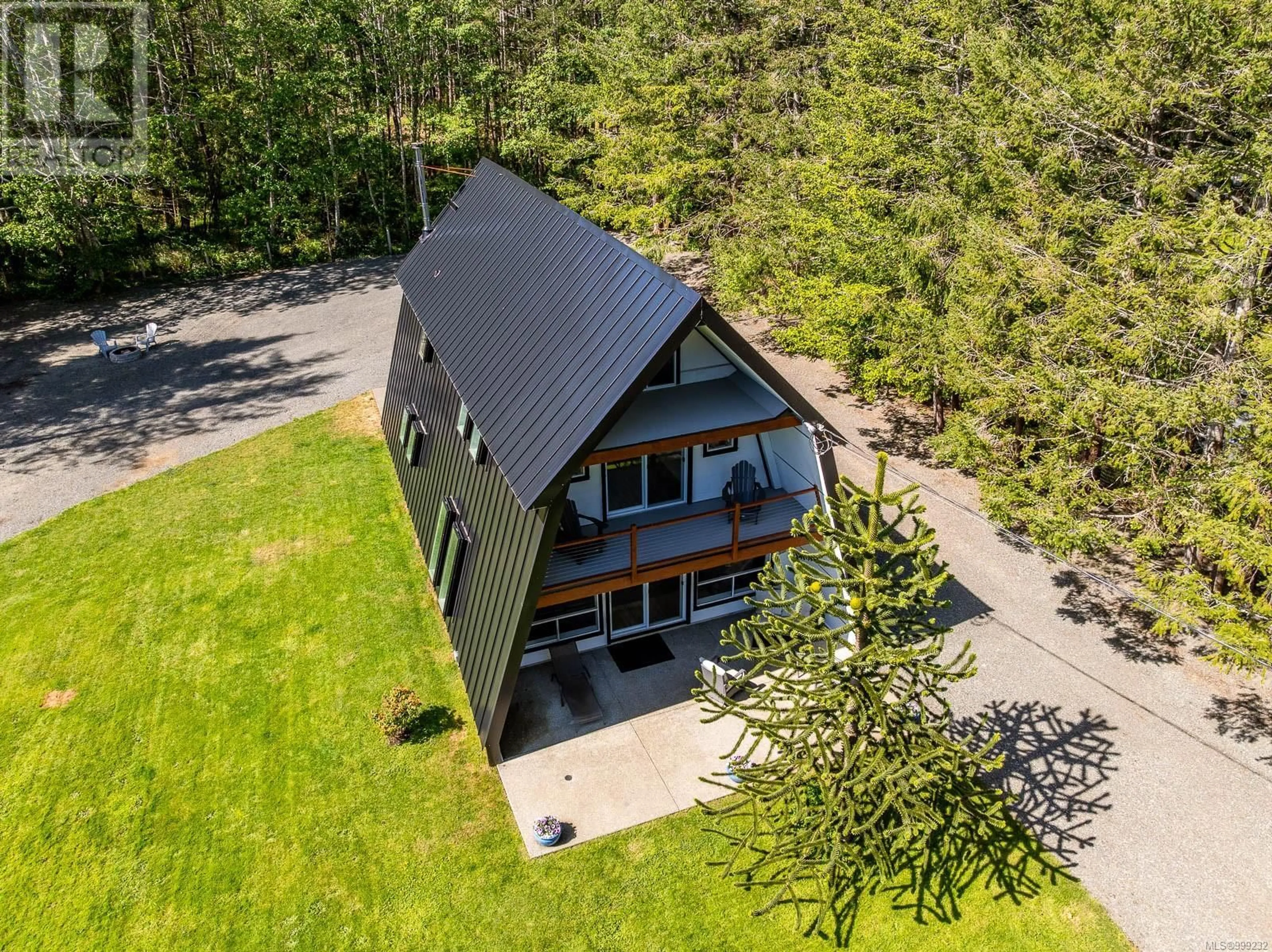 A pic from outside/outdoor area/front of a property/back of a property/a pic from drone, unknown for 3849 EAST ROAD, Denman Island British Columbia V0R1T0