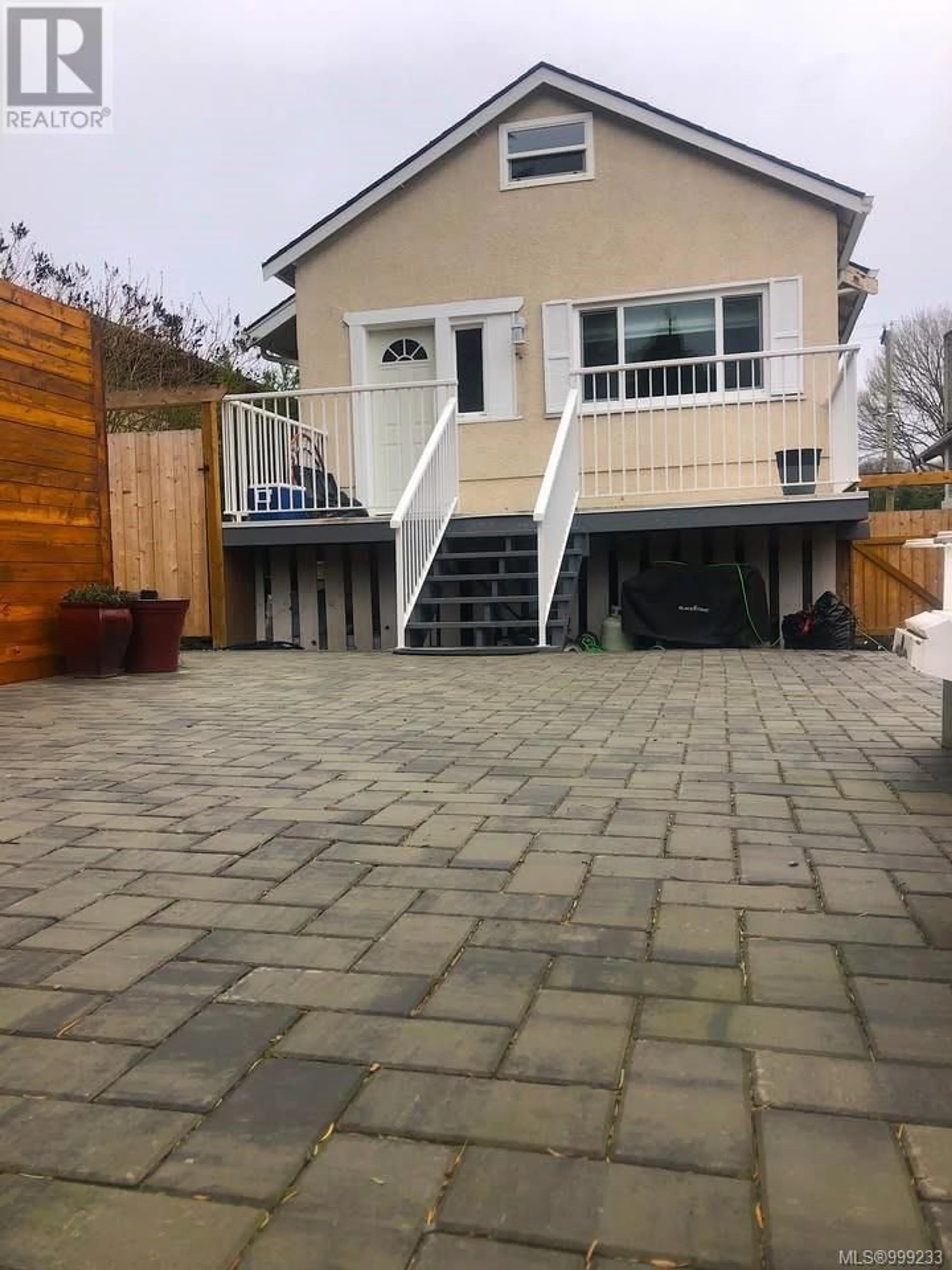 A pic from outside/outdoor area/front of a property/back of a property/a pic from drone, street for 1321 FINLAYSON STREET, Victoria British Columbia V8T2V5