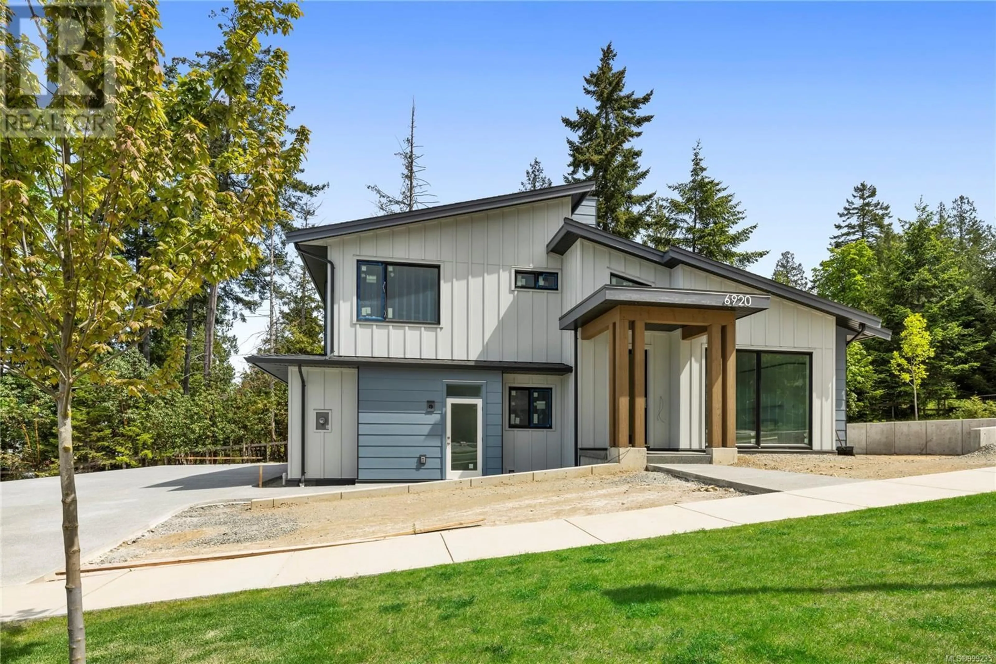 Home with vinyl exterior material, unknown for 6920 SHALE ROAD, Lantzville British Columbia V0R2H0