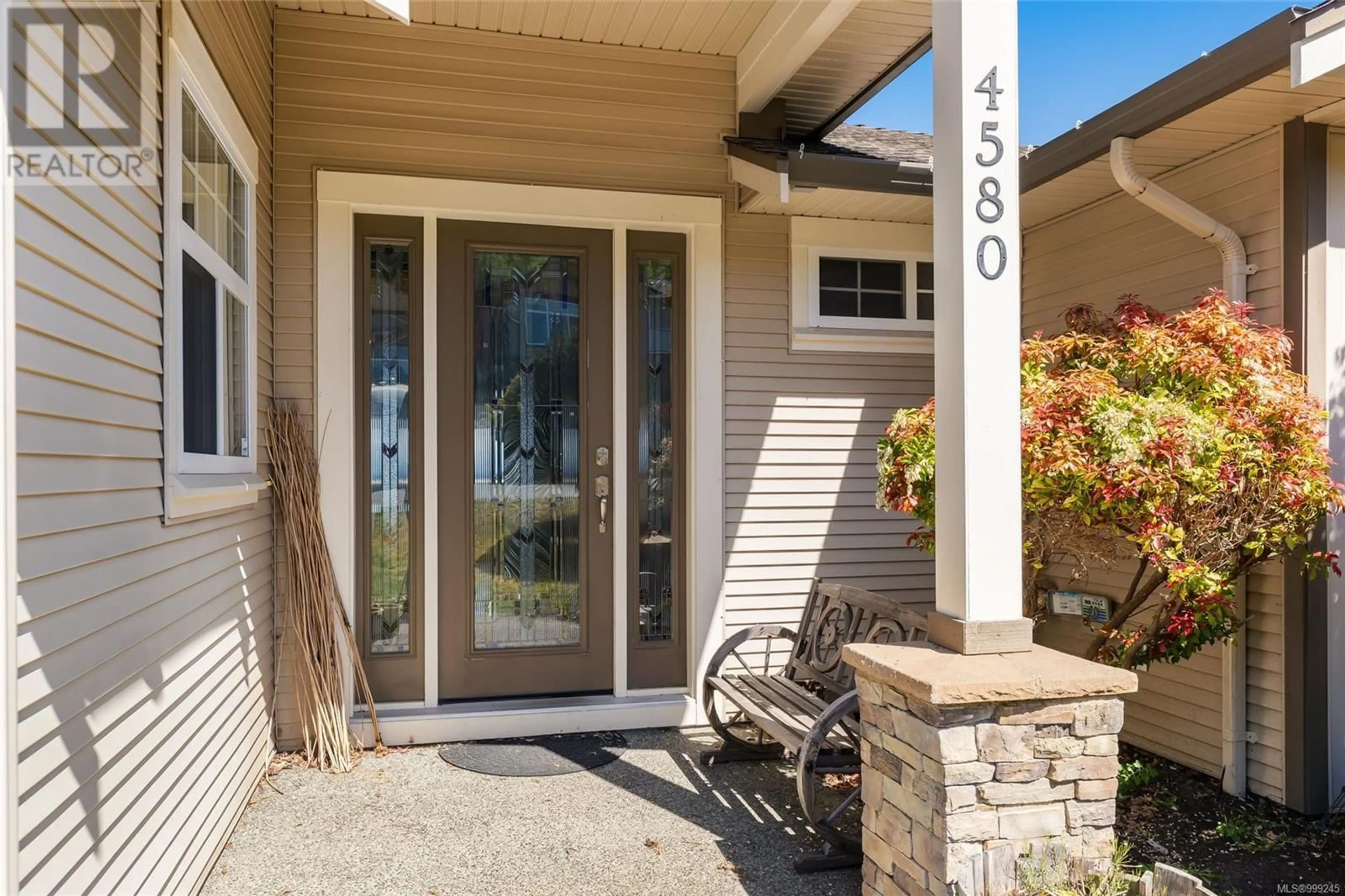 Indoor entryway for 4580 SHERIDAN RIDGE ROAD, Nanaimo British Columbia V9T6S6
