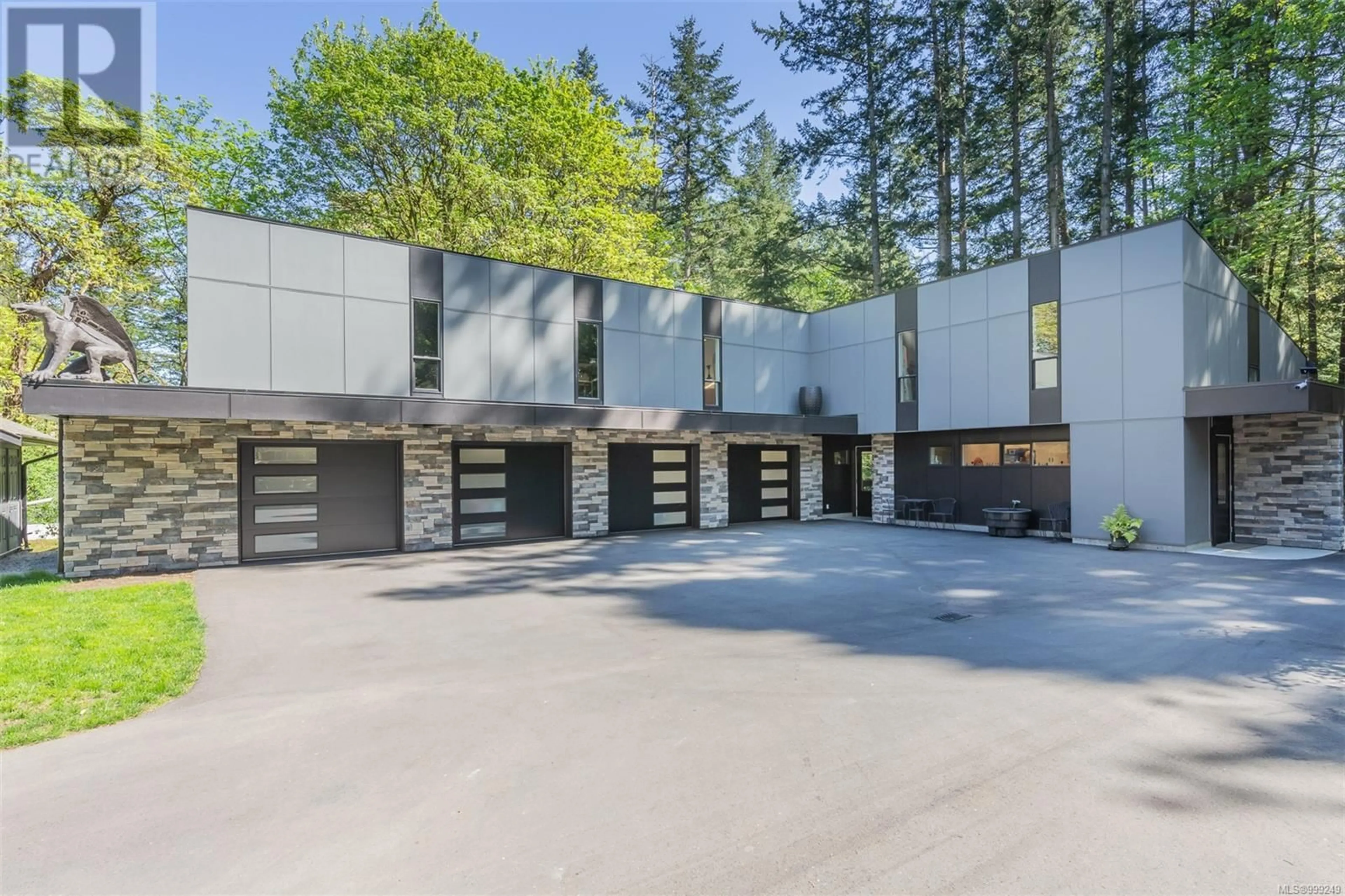 Unknown for 851 SAYWARD ROAD, Saanich British Columbia V8Y1R5