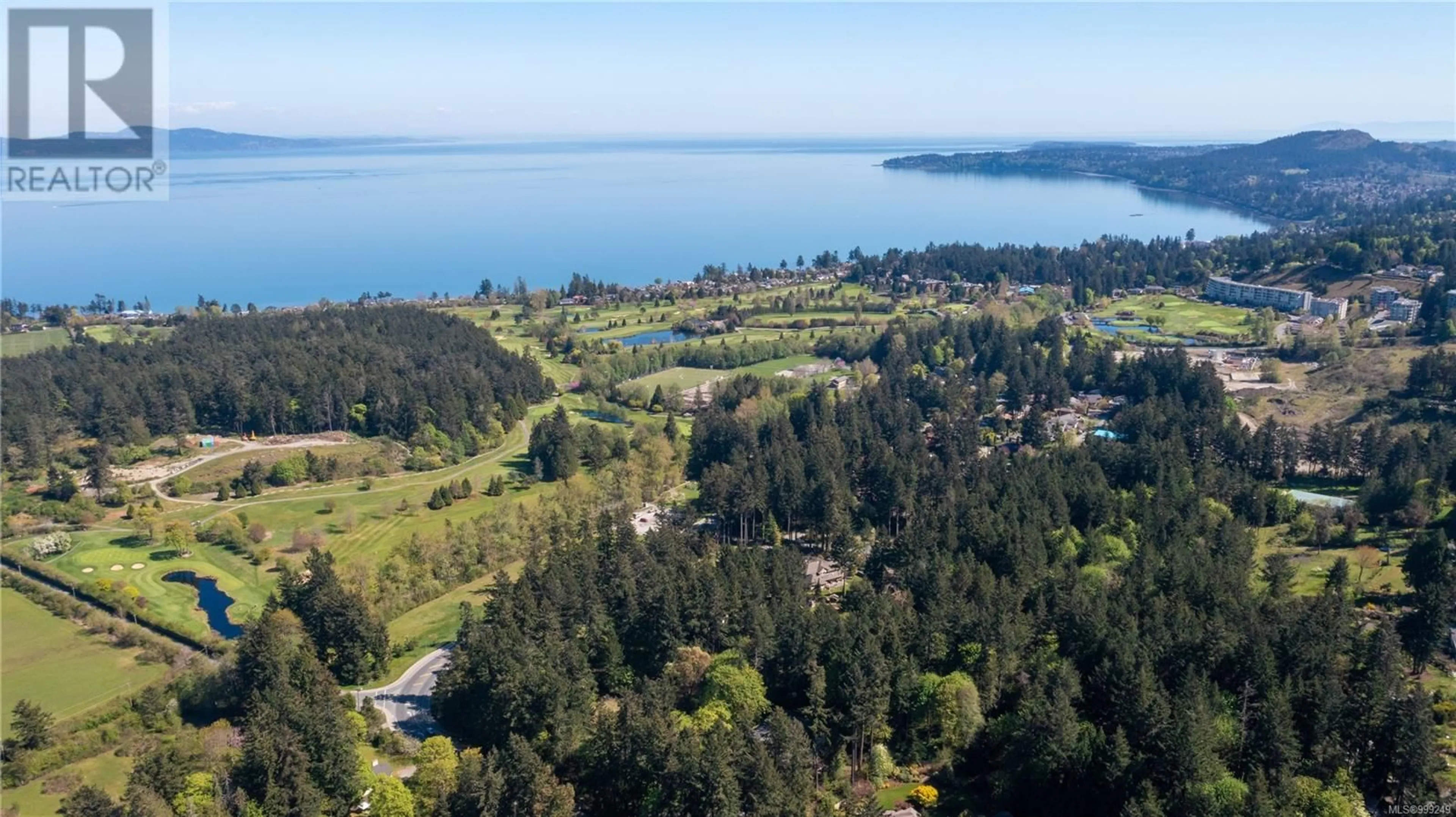 A pic from outside/outdoor area/front of a property/back of a property/a pic from drone, water/lake/river/ocean view for 851 SAYWARD ROAD, Saanich British Columbia V8Y1R5