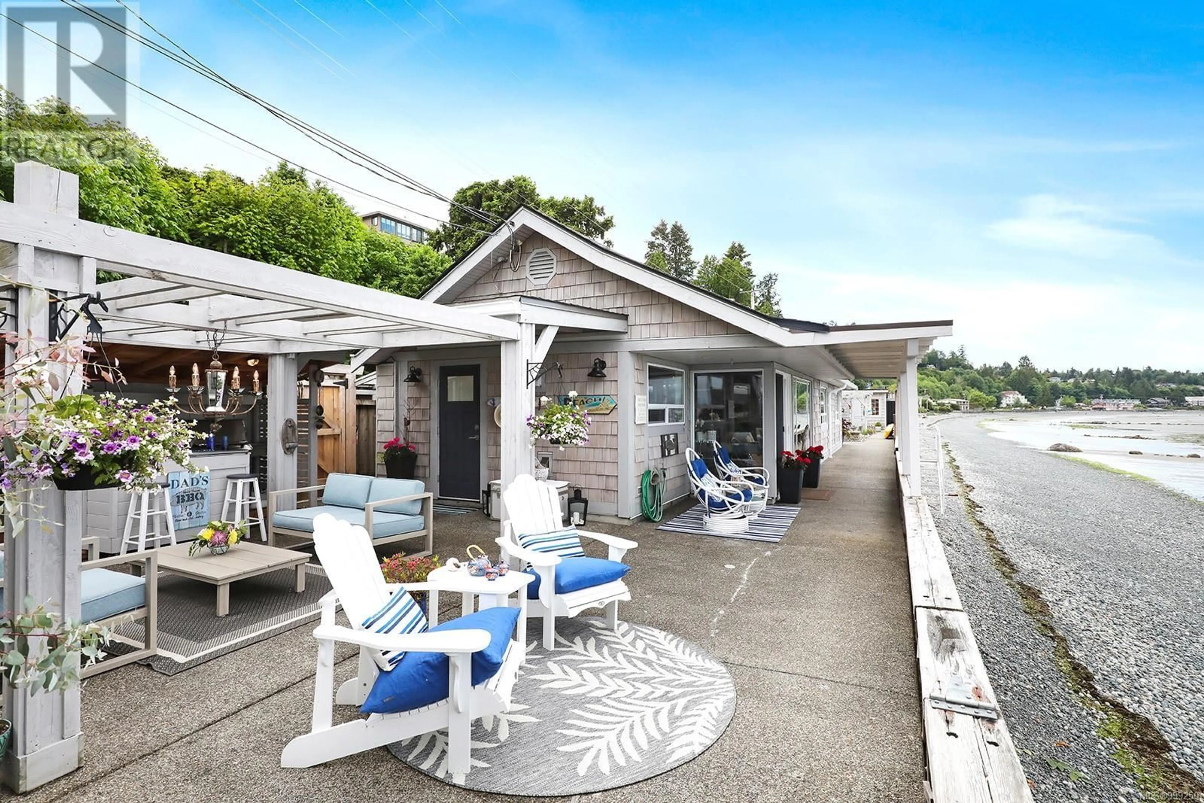 Patio, water/lake/river/ocean view for 2935 ISLAND HIGHWAY WEST, Qualicum Beach British Columbia V9K2H2