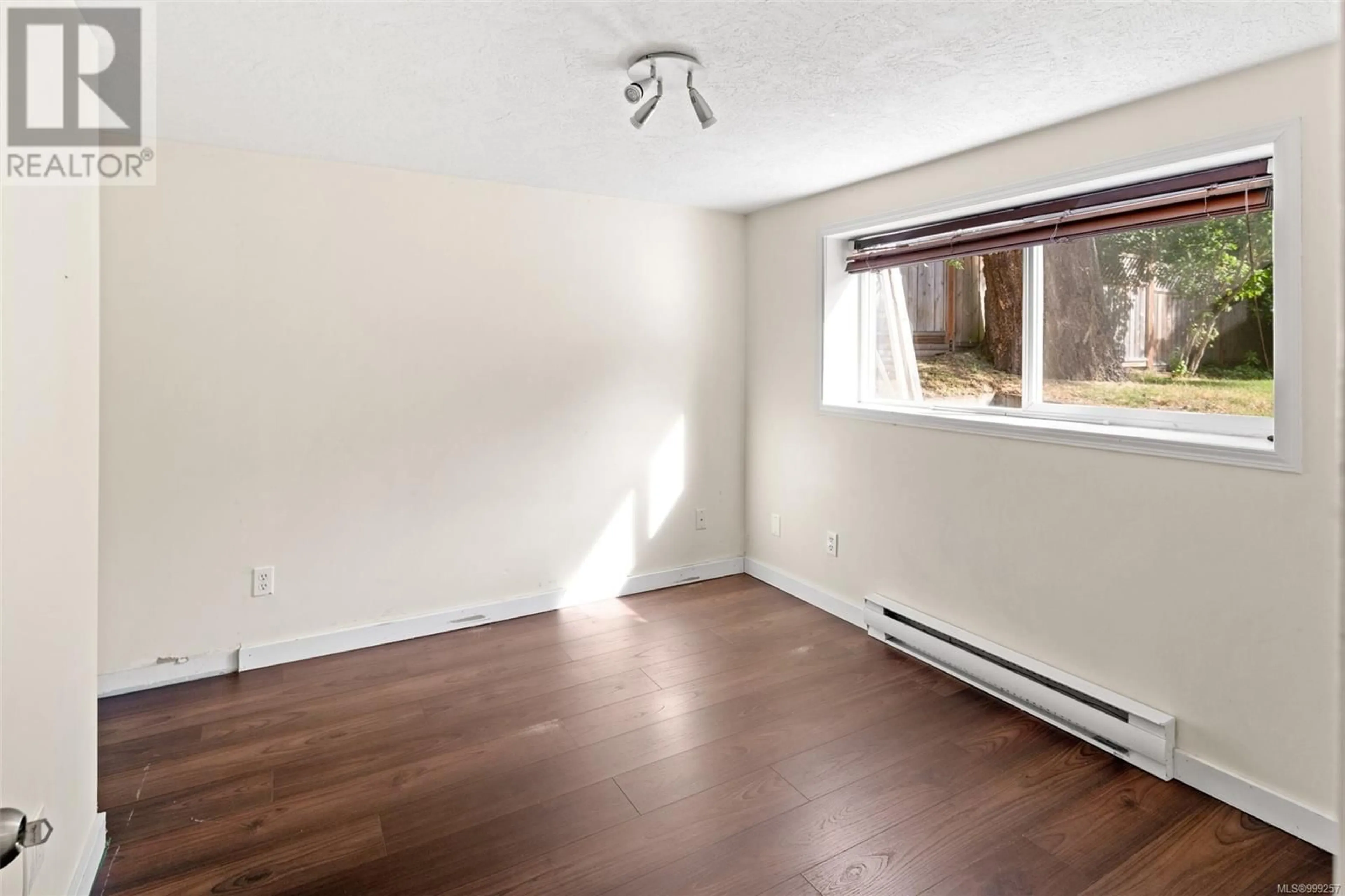 A pic of a room for 2522 KILGARY PLACE, Saanich British Columbia V8N1J5