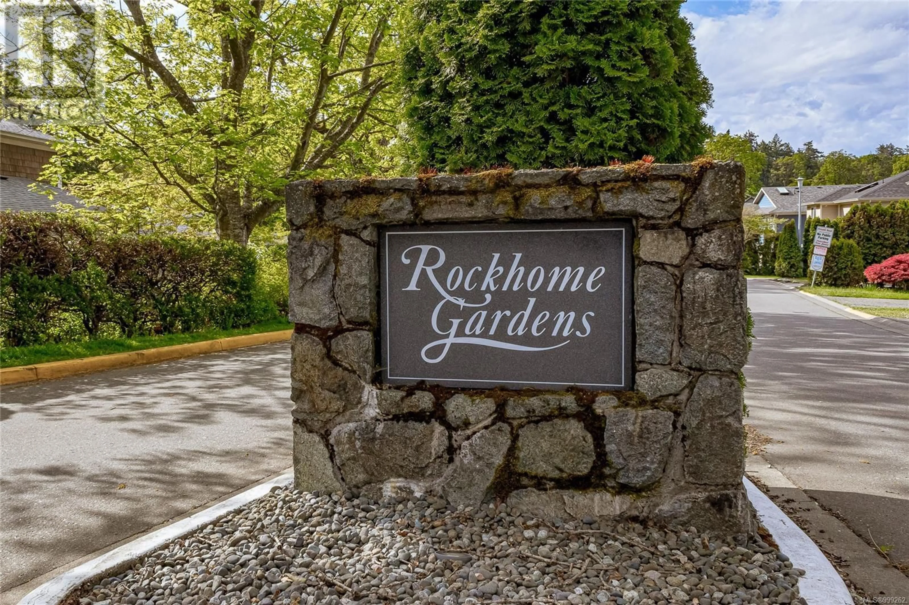 Unknown for 4162 ROCKHOME GARDENS, Saanich British Columbia V8X5K4