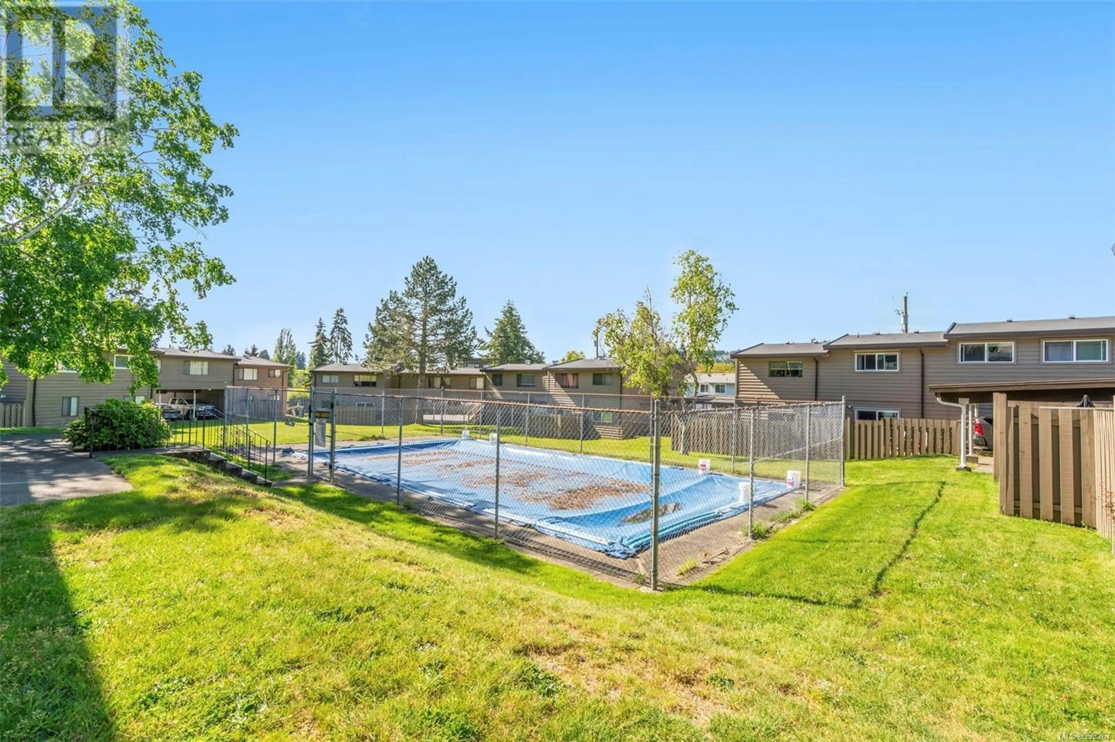 Pool for 8 - 25 PRYDE AVENUE, Nanaimo British Columbia