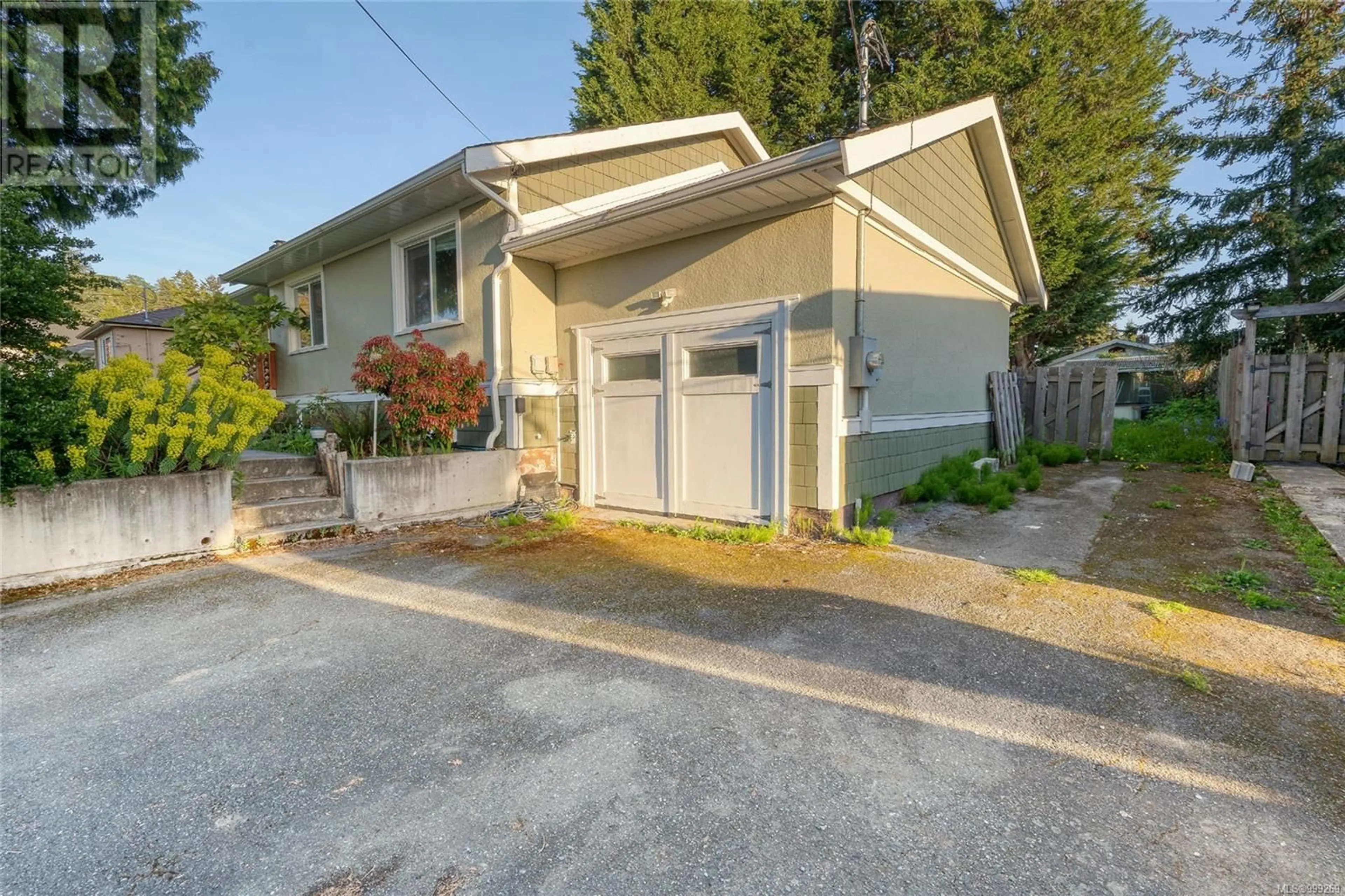 Unknown for 1679 CEDAR AVENUE, Saanich British Columbia V8P1X1