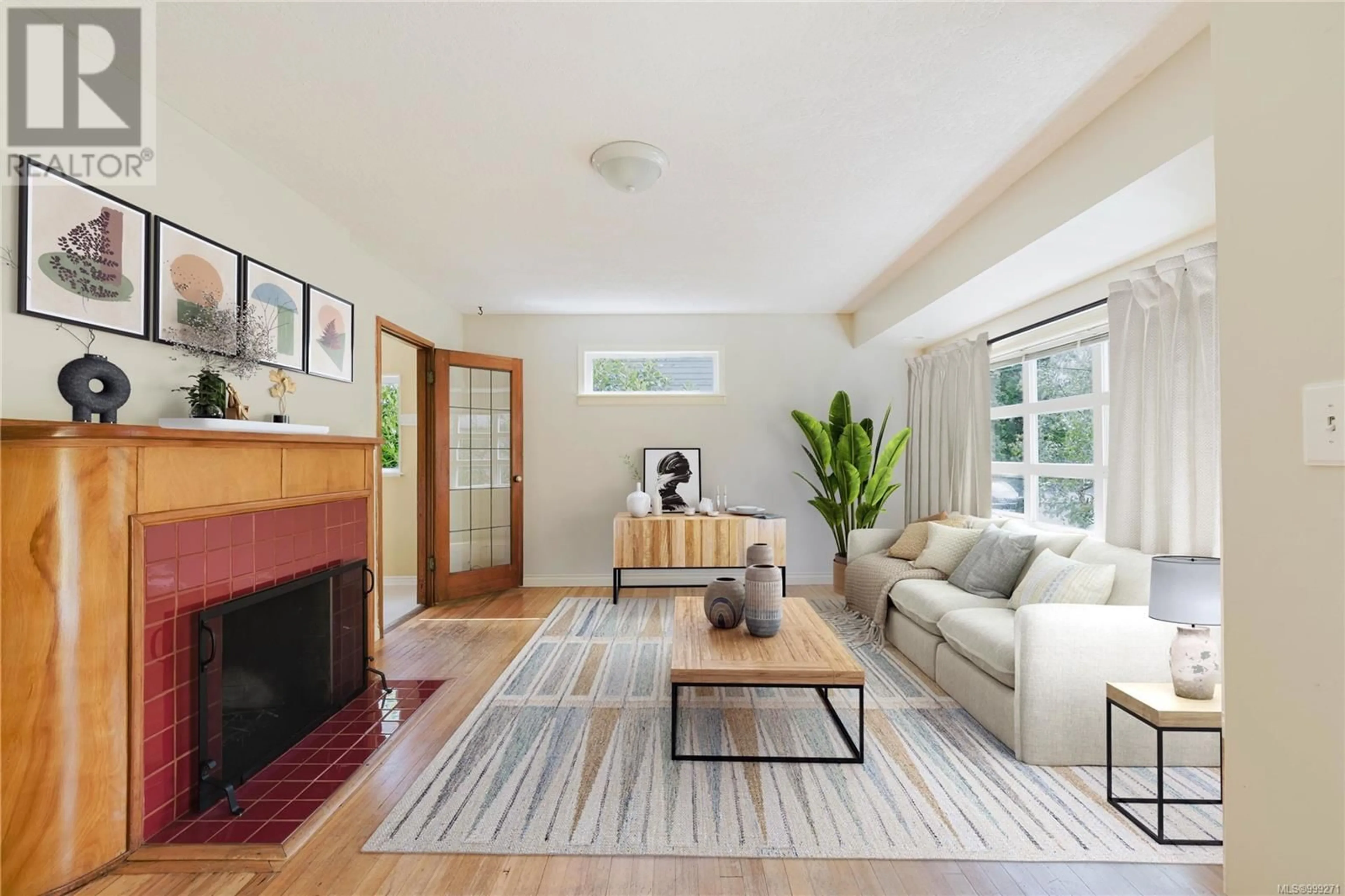 Living room with furniture, wood/laminate floor for 2857 SHAKESPEARE STREET, Victoria British Columbia V8R4H2