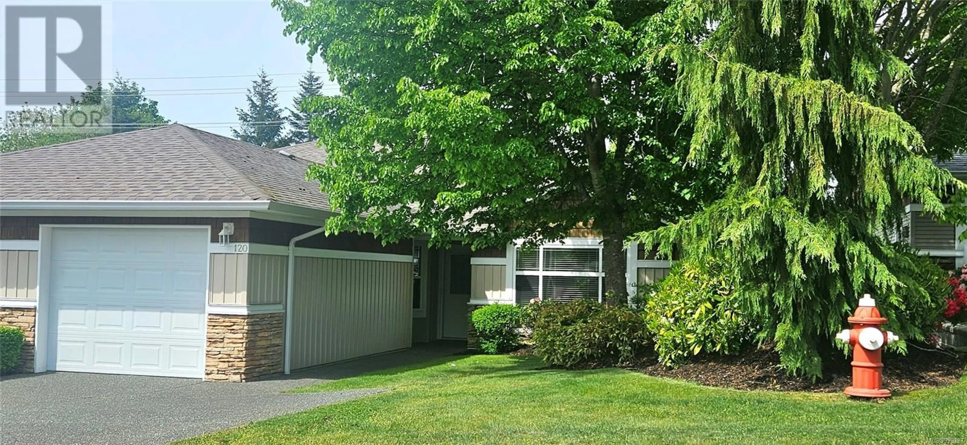 Home with vinyl exterior material, street for 120 - 2077 ST. ANDREWS WAY, Courtenay British Columbia V9N9V5