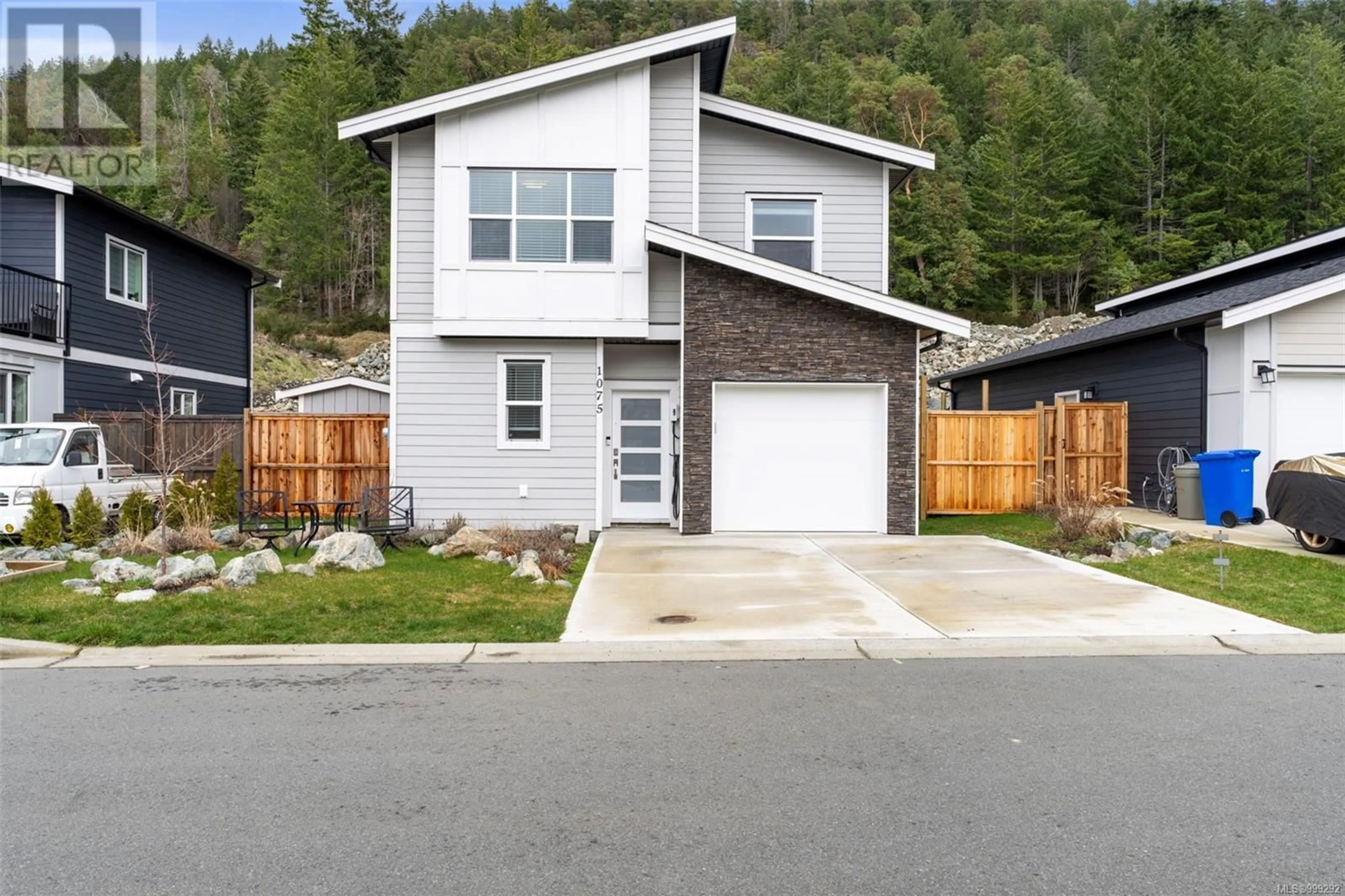Home with vinyl exterior material, street for 1075 GAMMON WAY, Shawnigan Lake British Columbia V8H2J2
