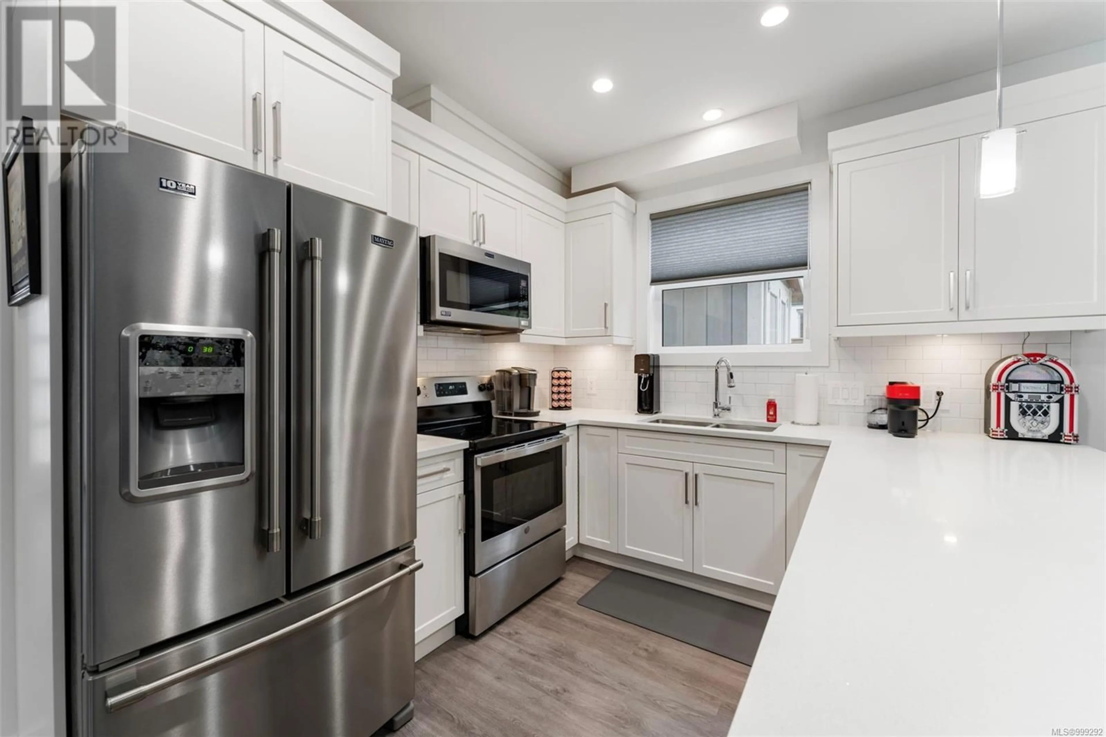 Open concept kitchen, ceramic/tile floor for 1075 GAMMON WAY, Shawnigan Lake British Columbia V8H2J2