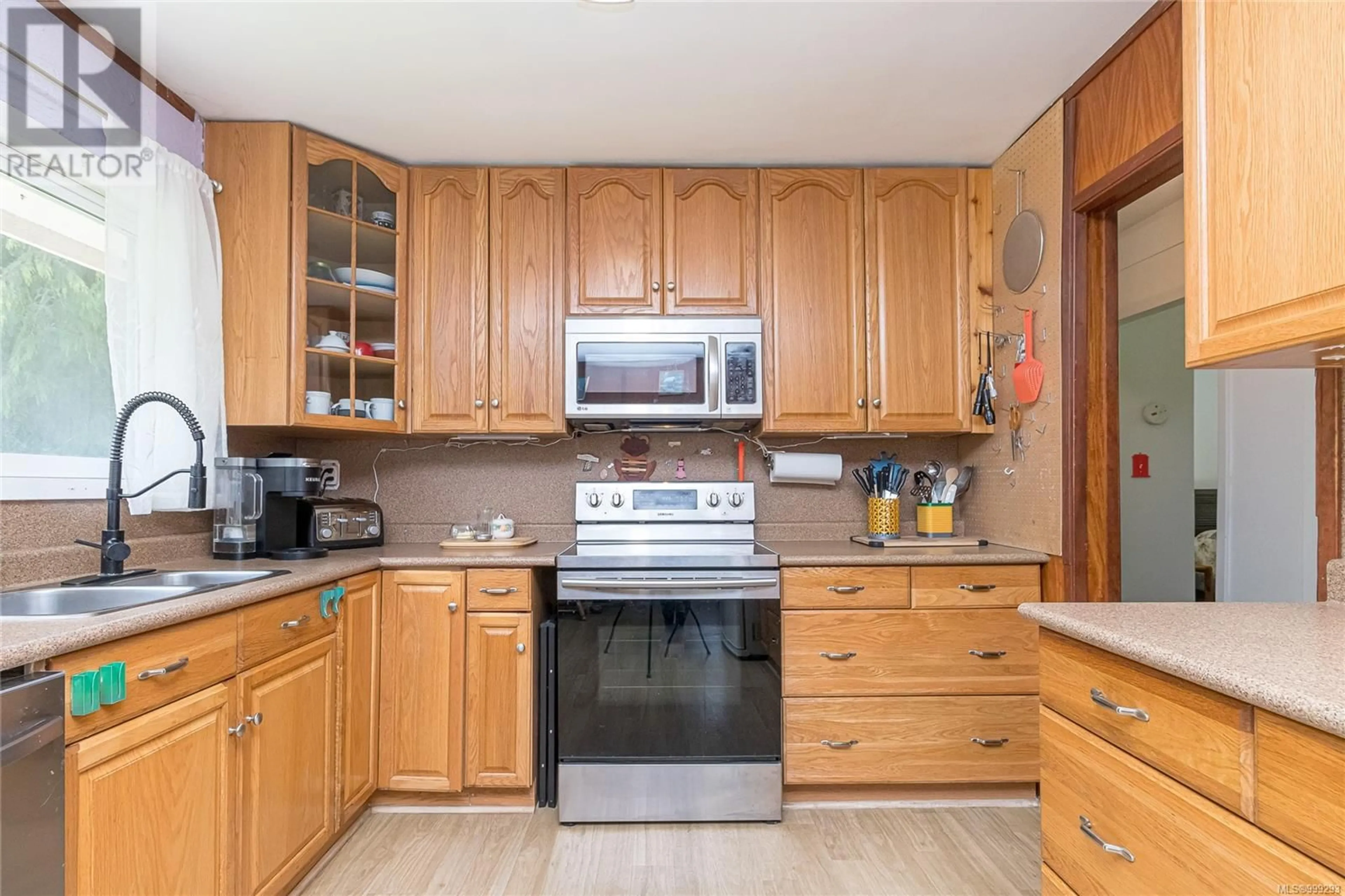 Standard kitchen, unknown for 4720 EALES ROAD, Metchosin British Columbia V9C4E1