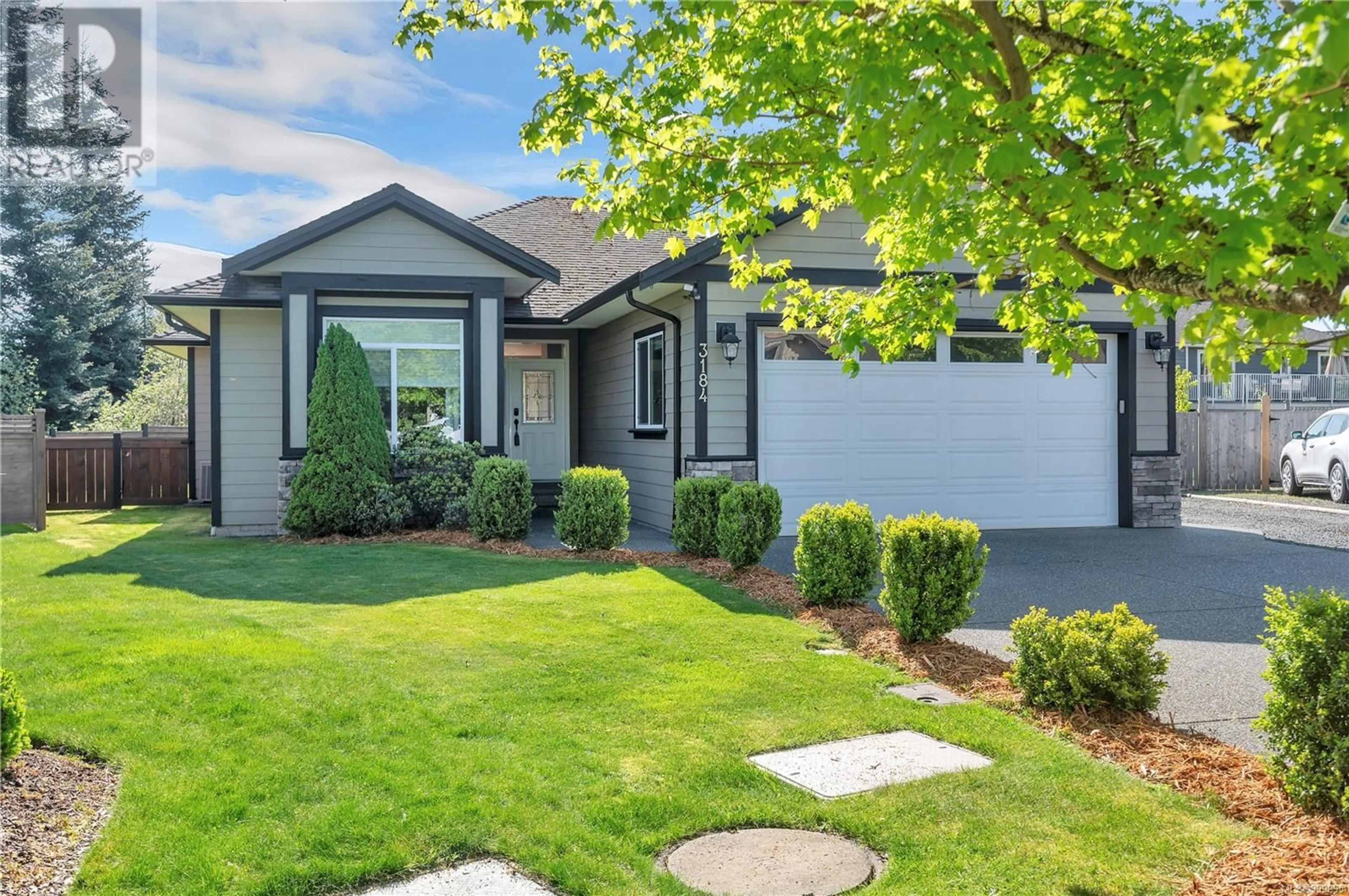 Home with vinyl exterior material, street for 3184 OWEN PLACE, Campbell River British Columbia V9H0B4