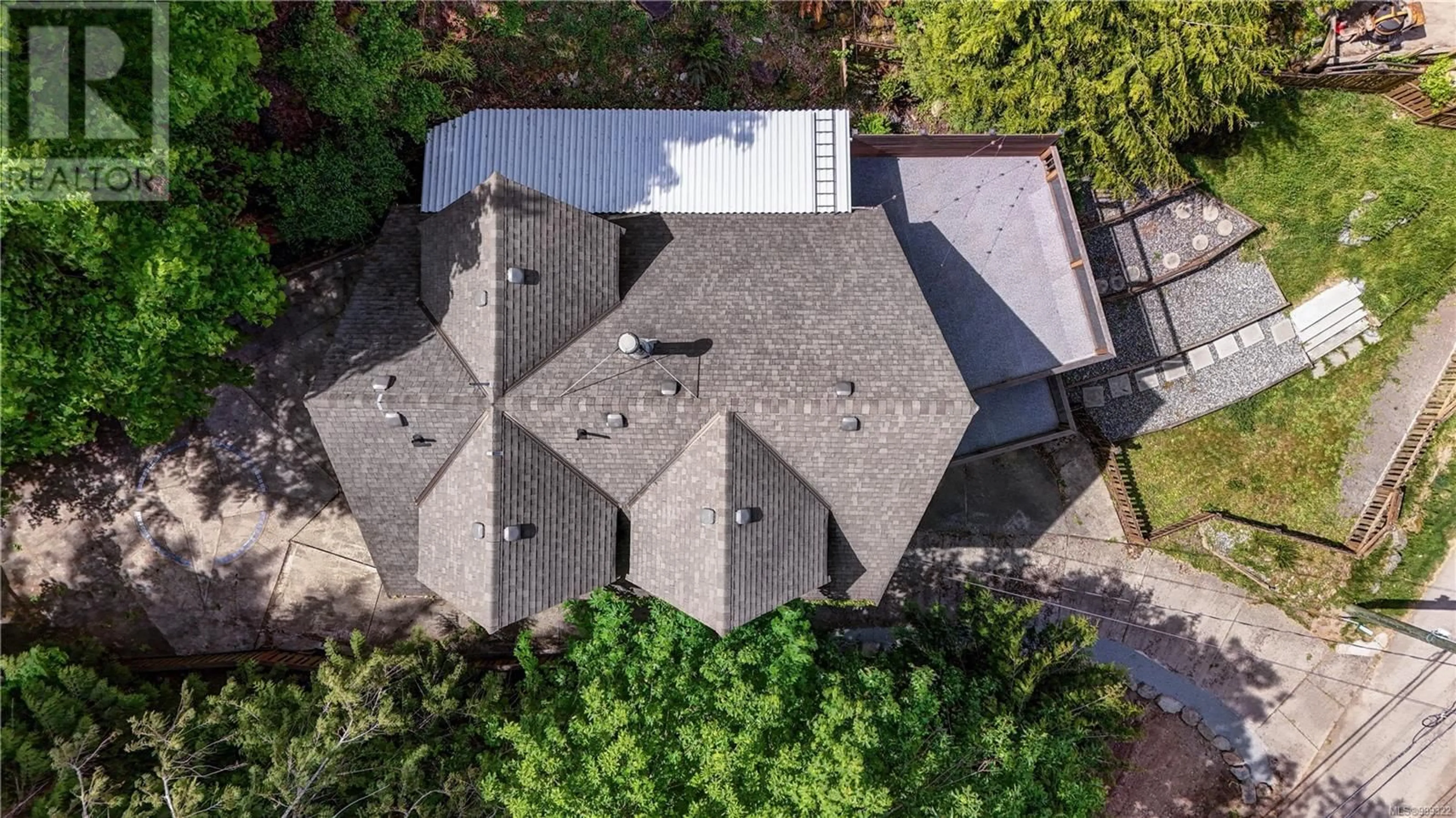 A pic from outside/outdoor area/front of a property/back of a property/a pic from drone, building for 7441 MARK LANE, Central Saanich British Columbia V9E2A1
