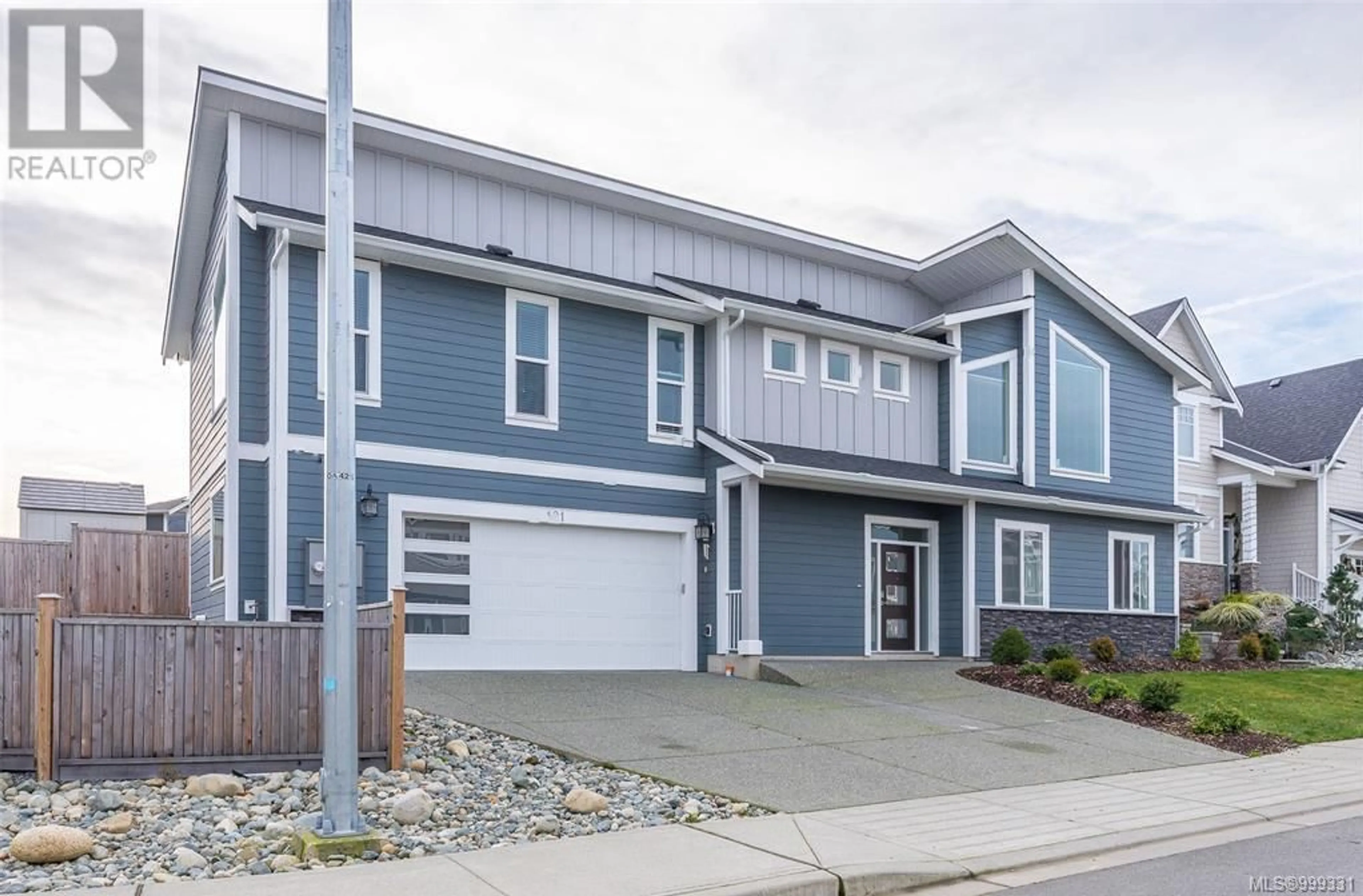 Home with vinyl exterior material, street for 101 LINDQUIST STREET, Nanaimo British Columbia V9T0K2