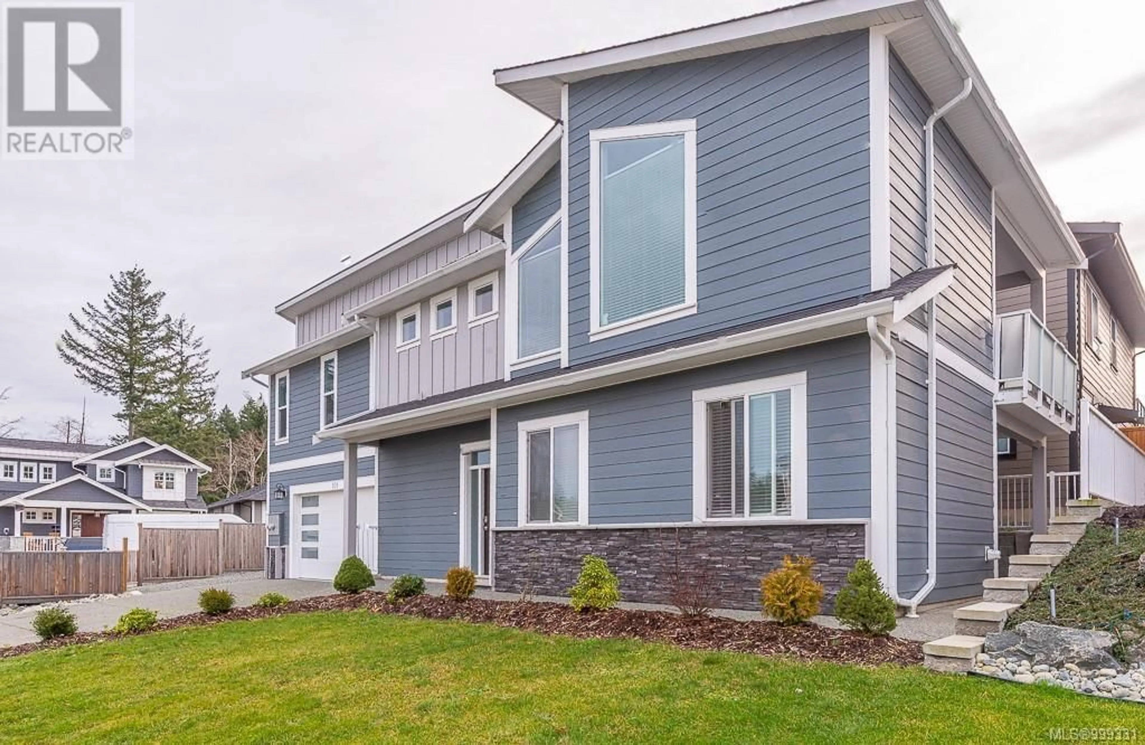 Home with vinyl exterior material, street for 101 LINDQUIST STREET, Nanaimo British Columbia V9T0K2