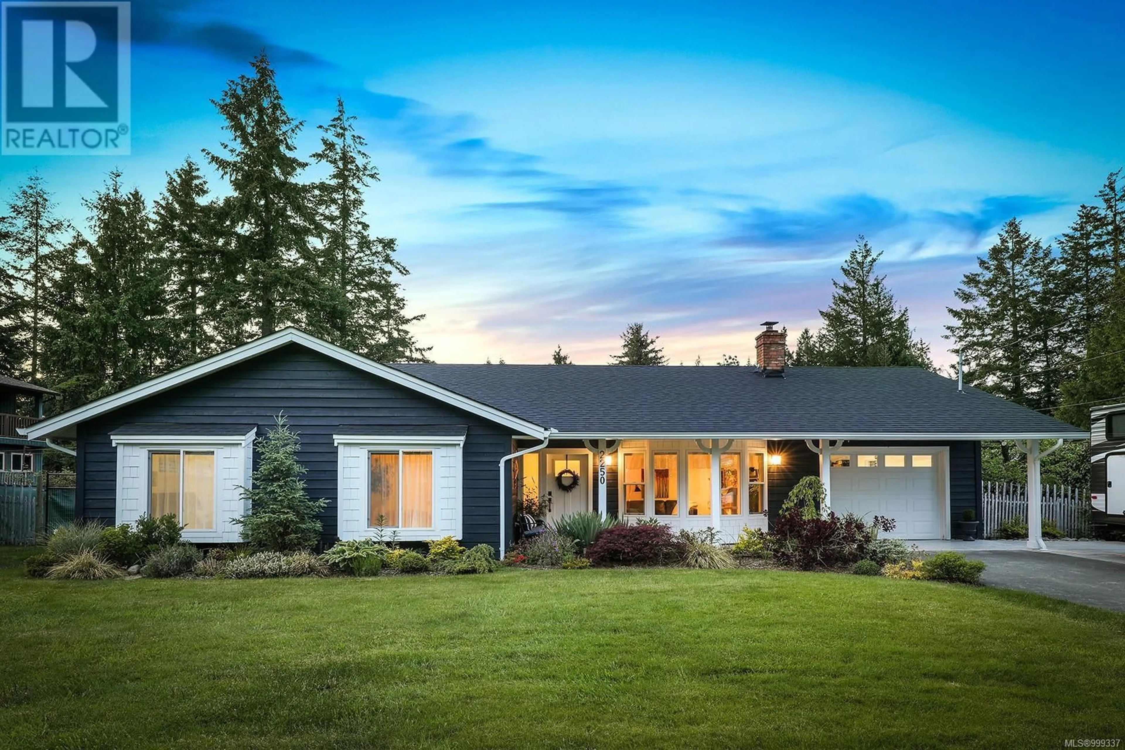 Home with vinyl exterior material, unknown for 2250 IDIENS WAY, Comox British Columbia V9M3Y9