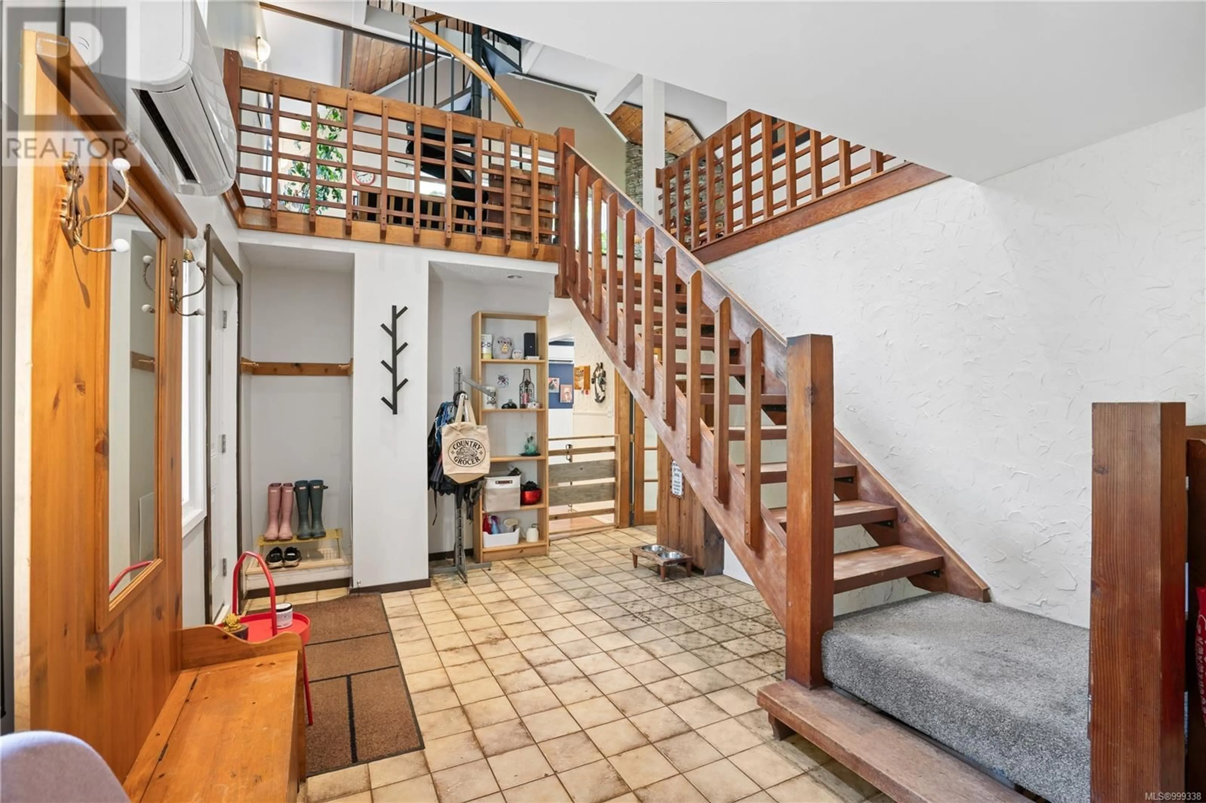 Indoor foyer for 2455 RENFREW ROAD, Shawnigan Lake British Columbia V0R2W1