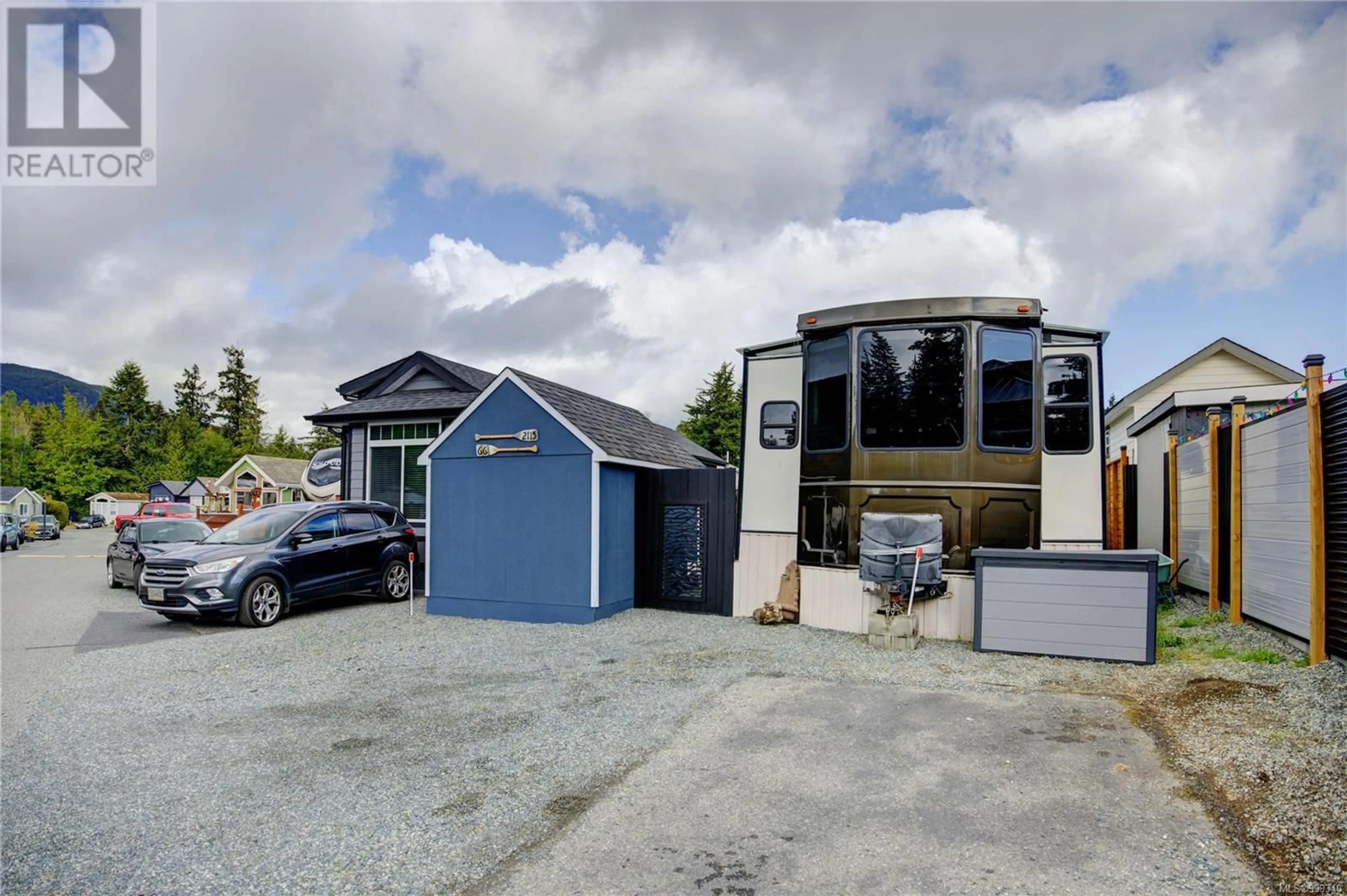 A pic from outside/outdoor area/front of a property/back of a property/a pic from drone, street for 2115 HENDERSON LAKE WAY, Nanaimo British Columbia V9R6X7