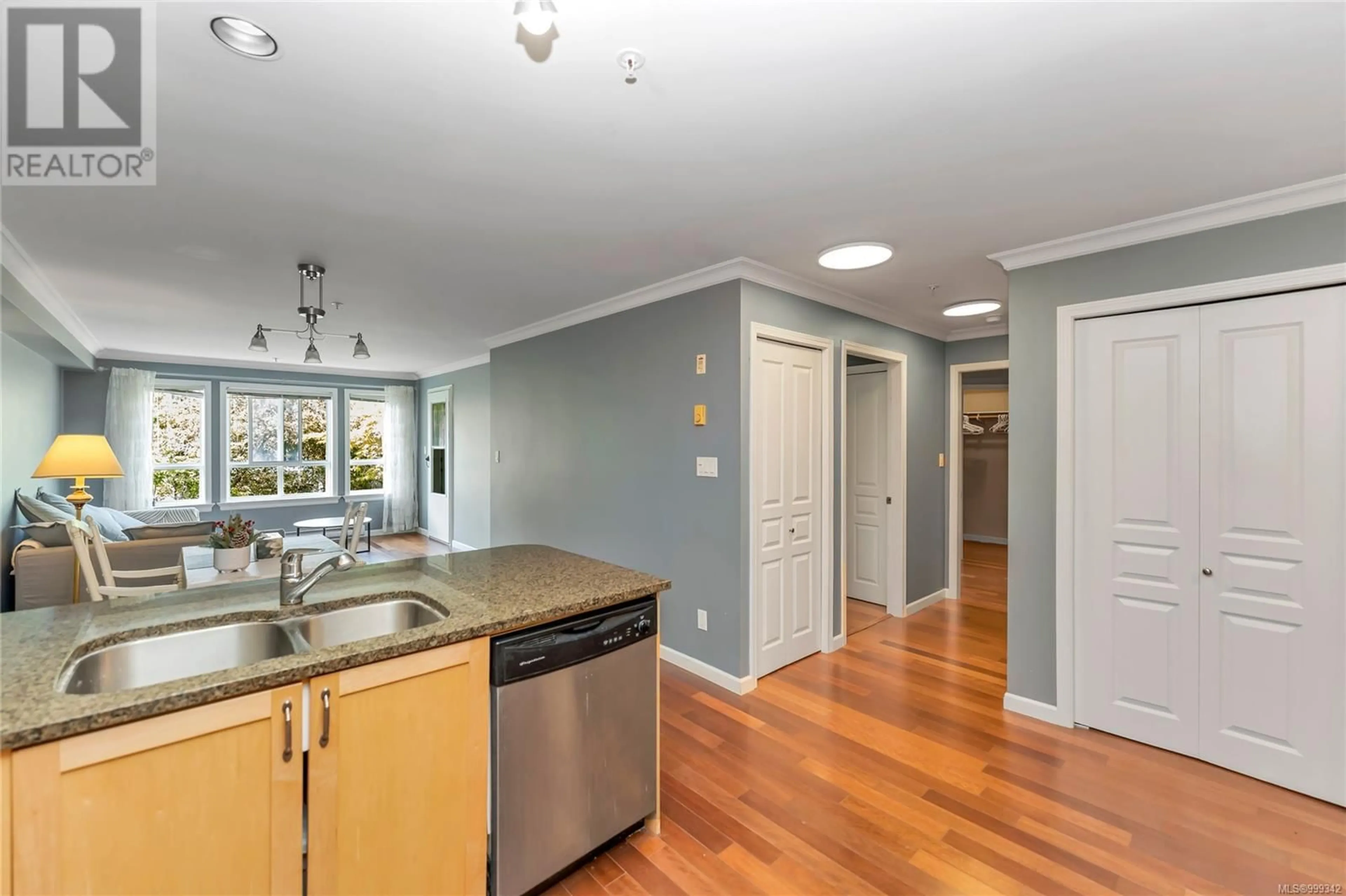 Open concept kitchen, unknown for 203 - 1514 CHURCH AVENUE, Saanich British Columbia V8P0A3
