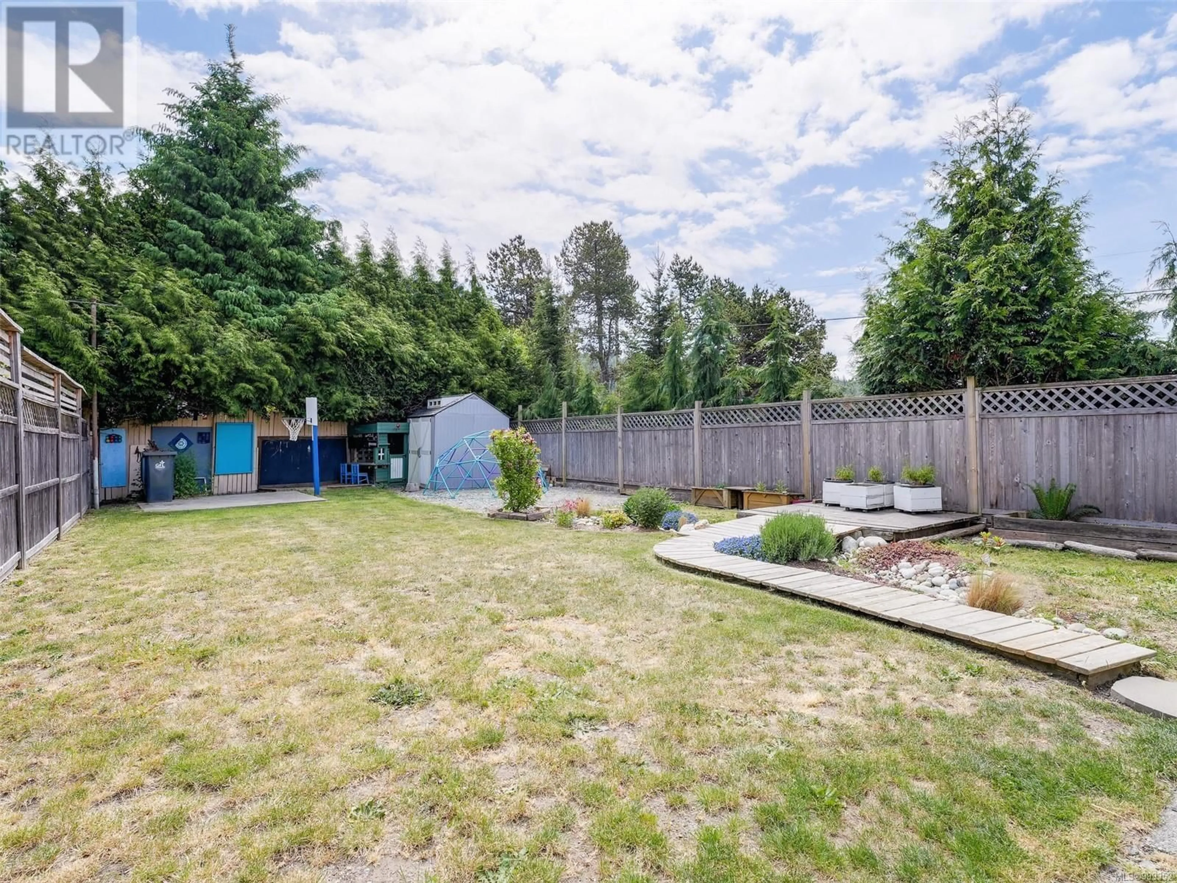 A pic from outside/outdoor area/front of a property/back of a property/a pic from drone, forest/trees view for B - 3197 GLEN LAKE ROAD, Langford British Columbia V9B4B6