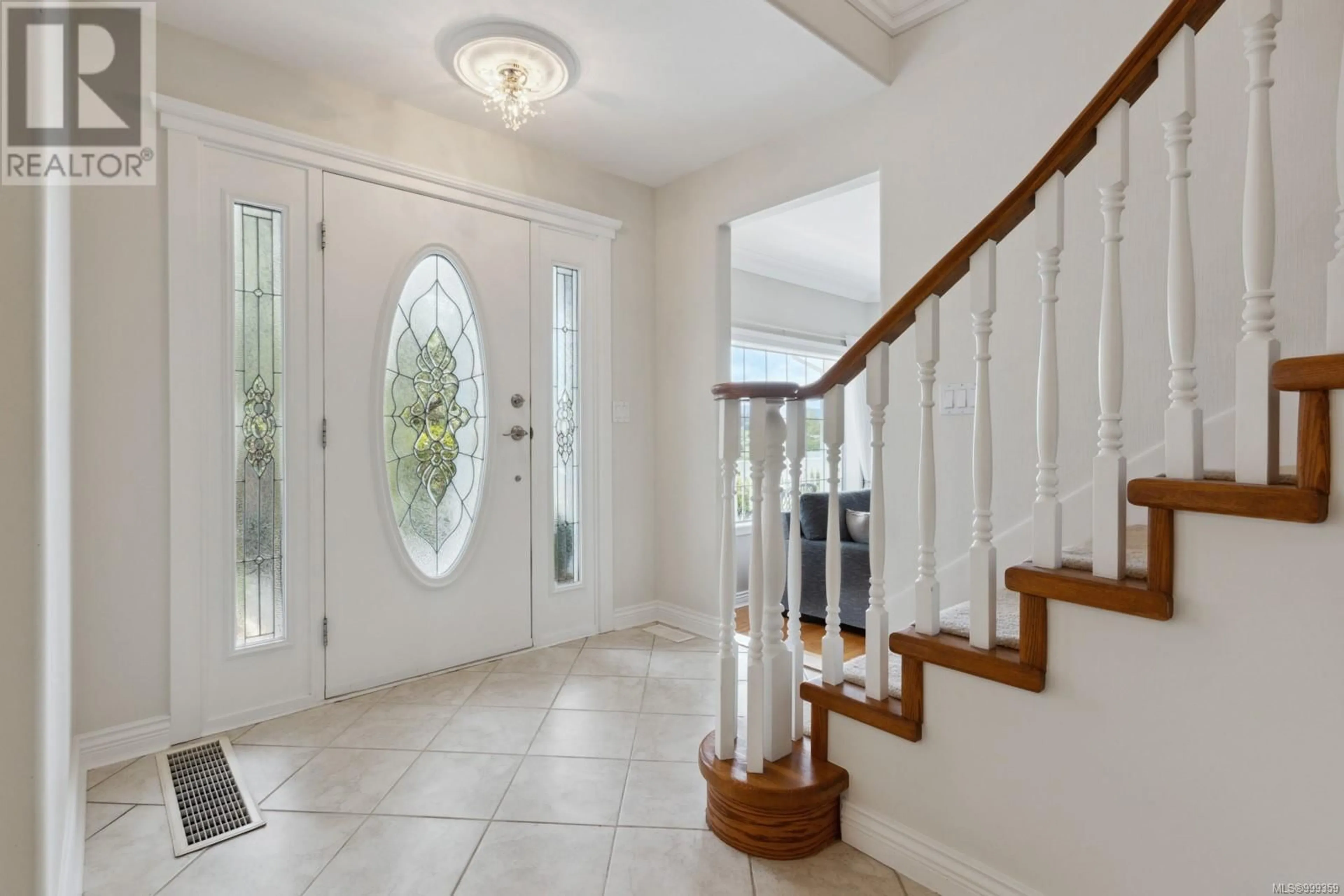Indoor entryway for 875 DEAL STREET, Comox British Columbia V9M1B1