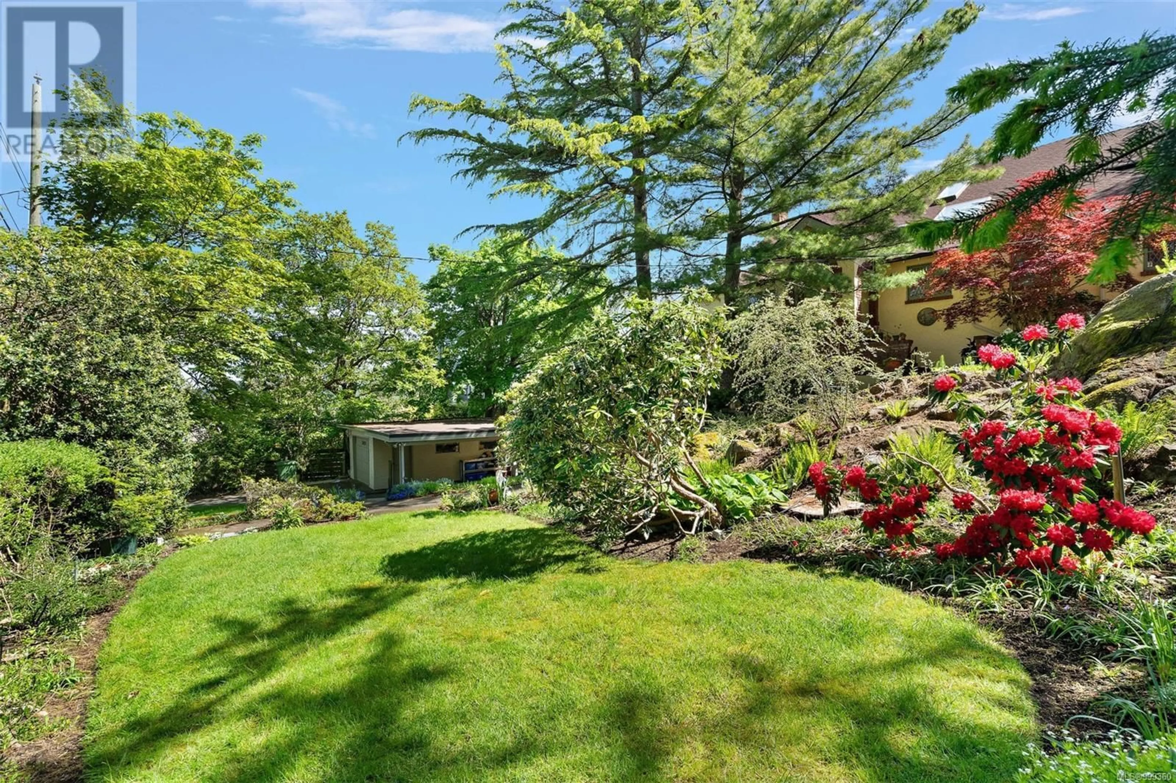 Patio, unknown for 1019 TERRACE AVENUE, Victoria British Columbia V8S3V2