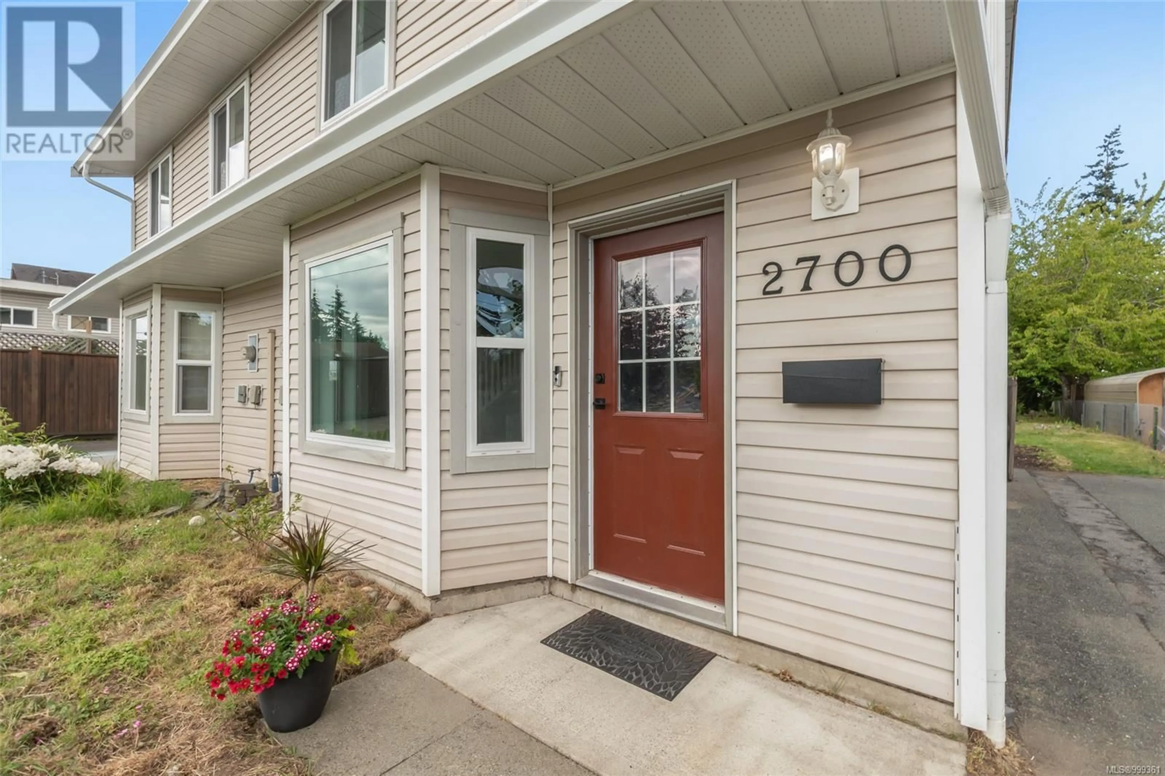 Indoor entryway for 2700 CLAUDE ROAD, Langford British Columbia V6B3T6