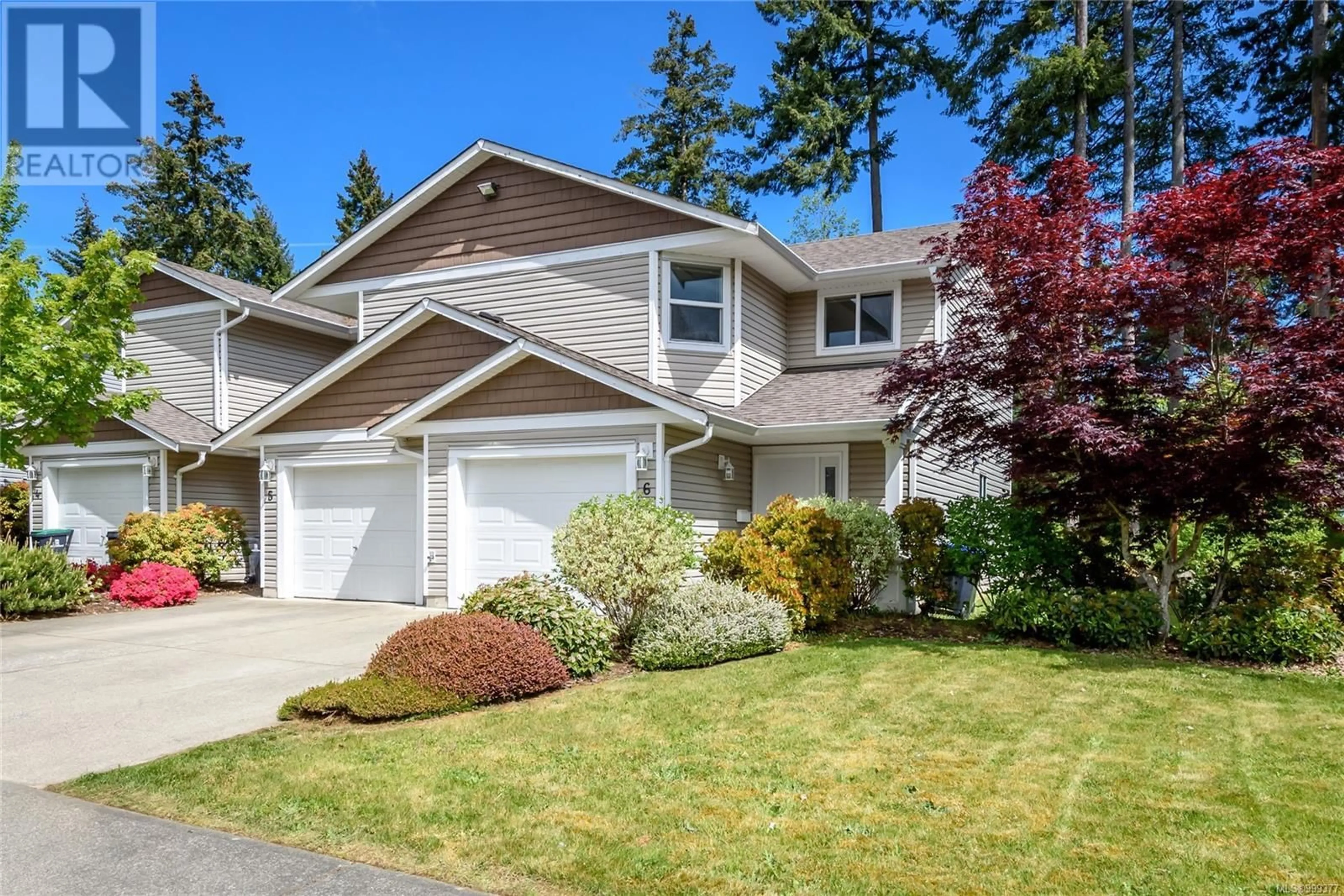 Home with vinyl exterior material, street for 6 - 2882 PIERCY AVENUE, Courtenay British Columbia V9N7E3