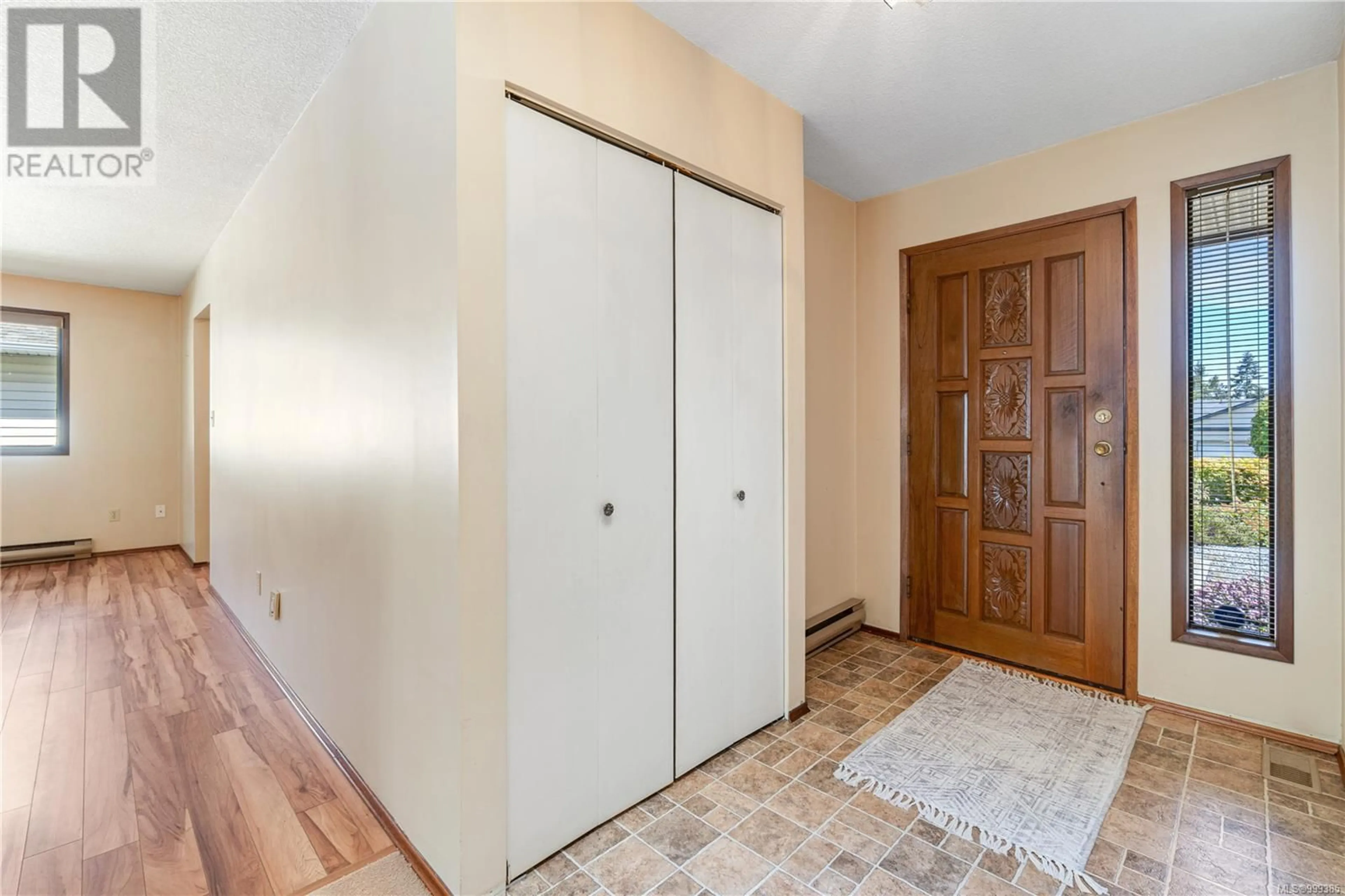 Indoor entryway for 2157 MICHIGAN WAY, Nanaimo British Columbia V9R6S1