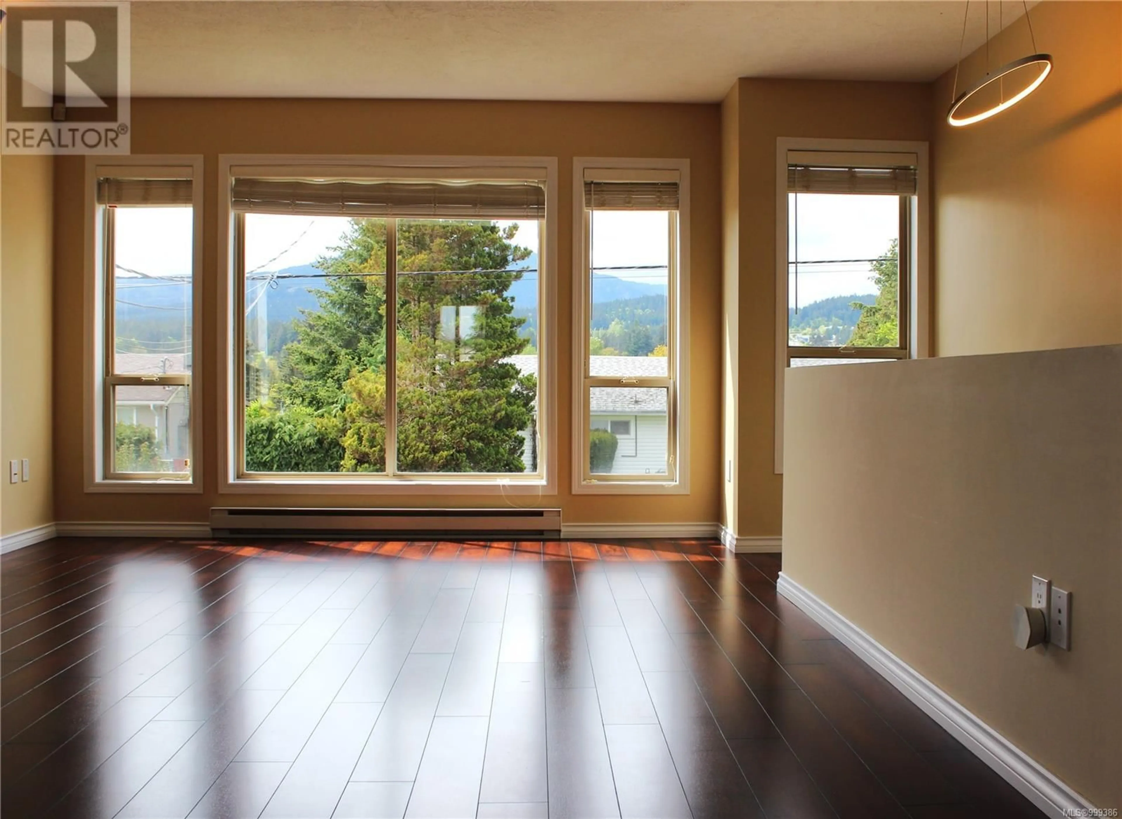 Unknown for 664 HAMILTON AVENUE, Nanaimo British Columbia V9R4G4