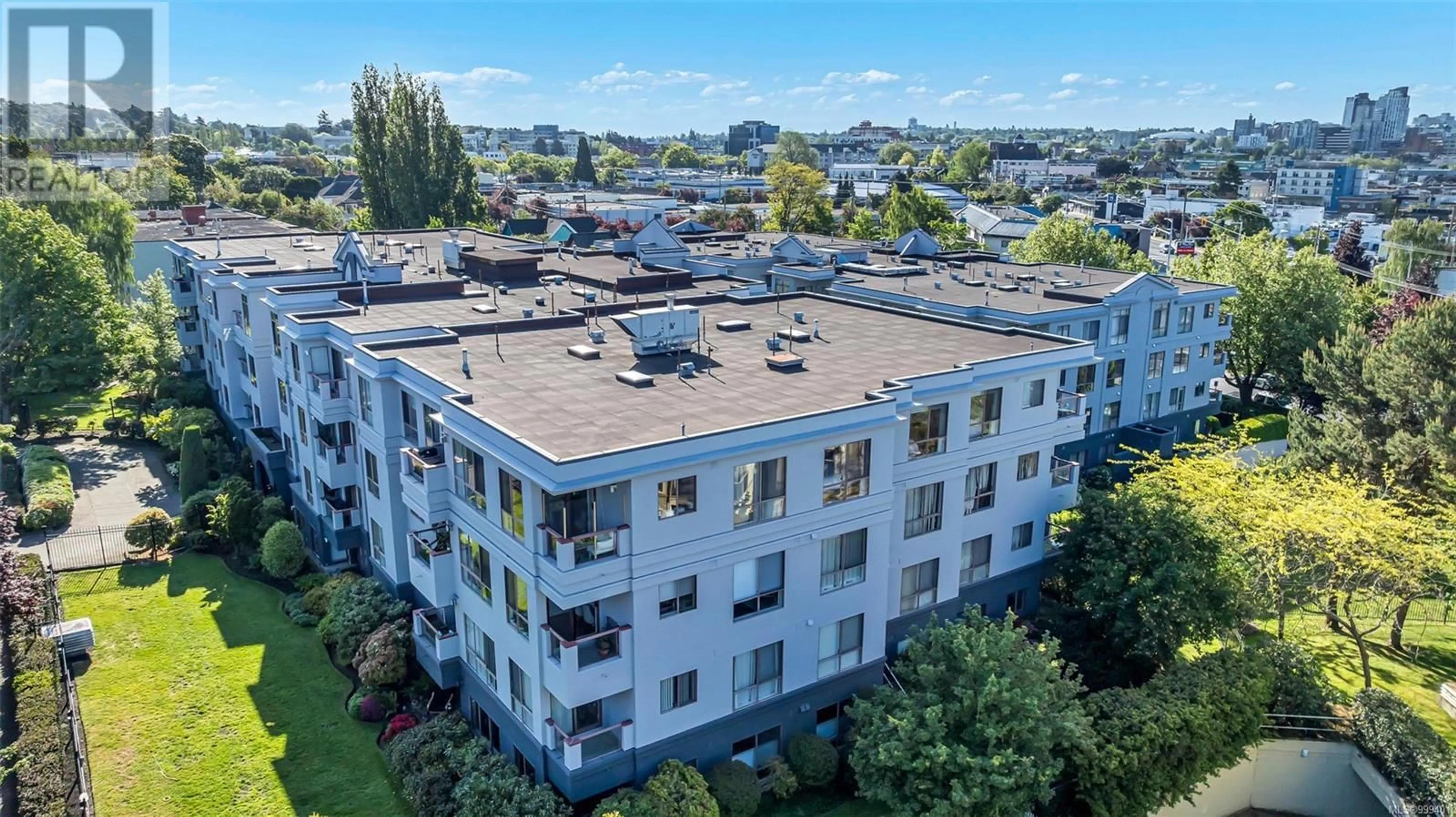 A pic from outside/outdoor area/front of a property/back of a property/a pic from drone, city buildings view from balcony for 402 - 545 MANCHESTER ROAD, Victoria British Columbia V8T5H6