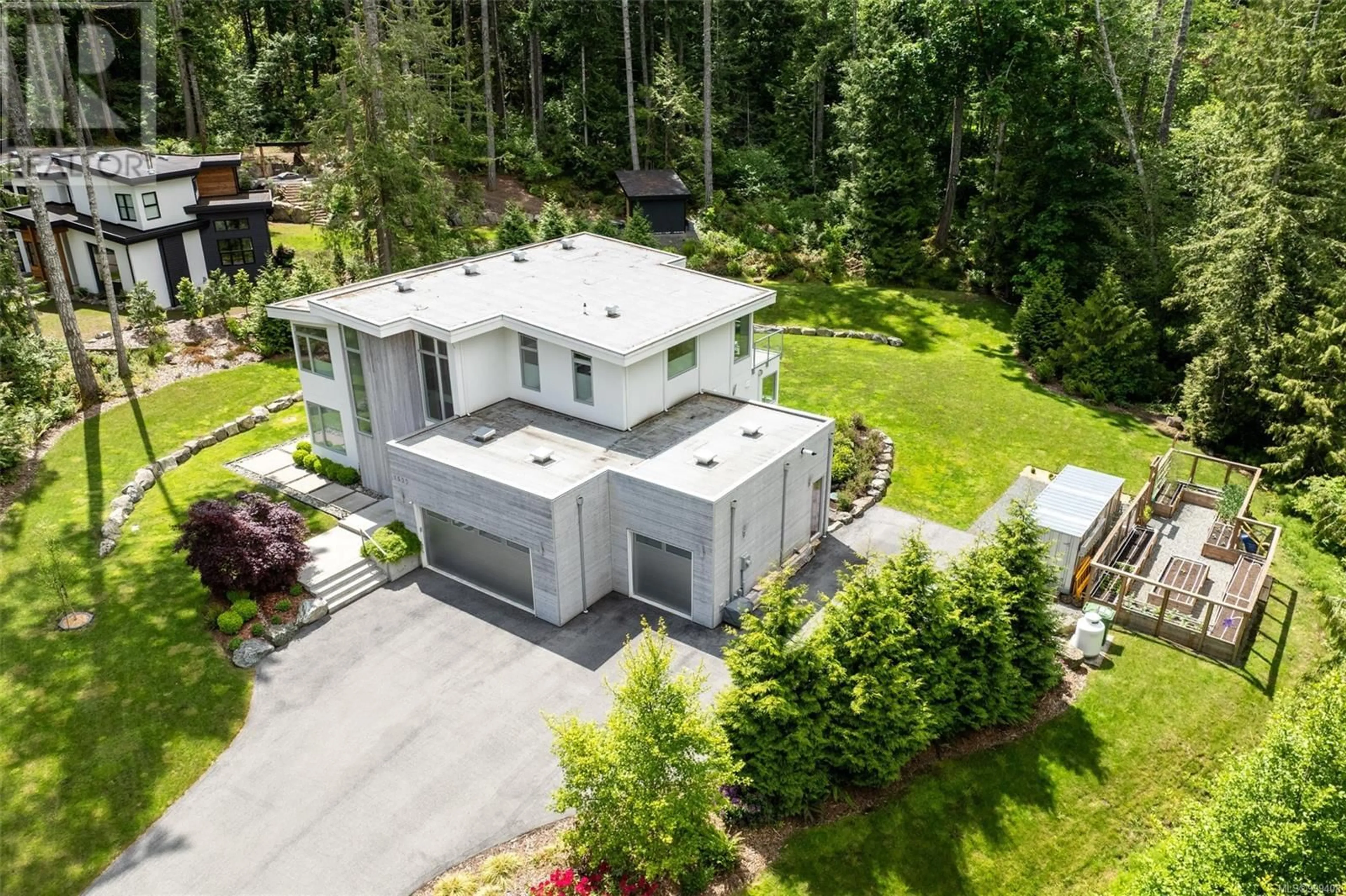 A pic from outside/outdoor area/front of a property/back of a property/a pic from drone, unknown for 1525 EAGLE WAY, North Saanich British Columbia V8L5S3