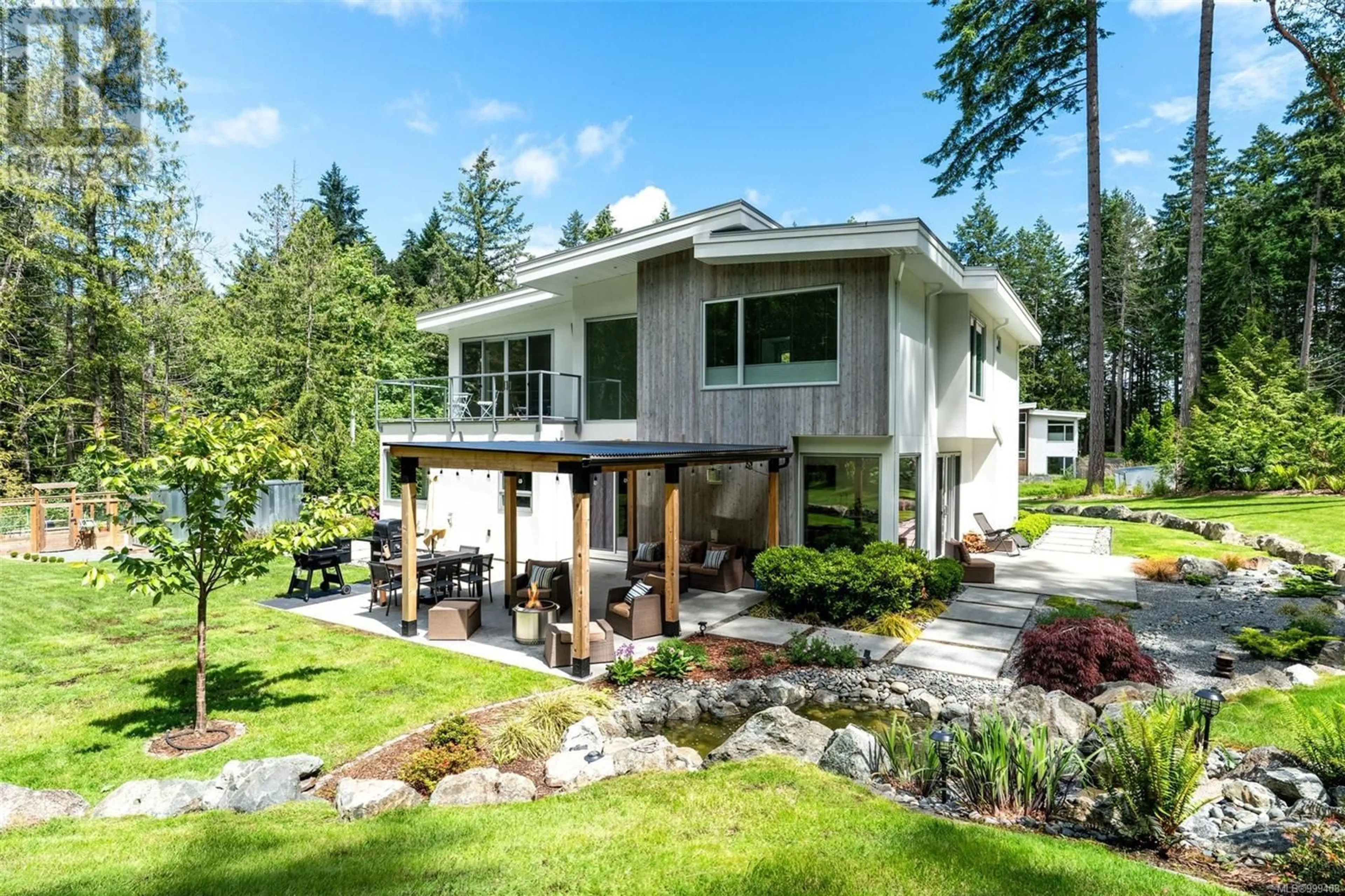 Home with vinyl exterior material, unknown for 1525 EAGLE WAY, North Saanich British Columbia V8L5S3
