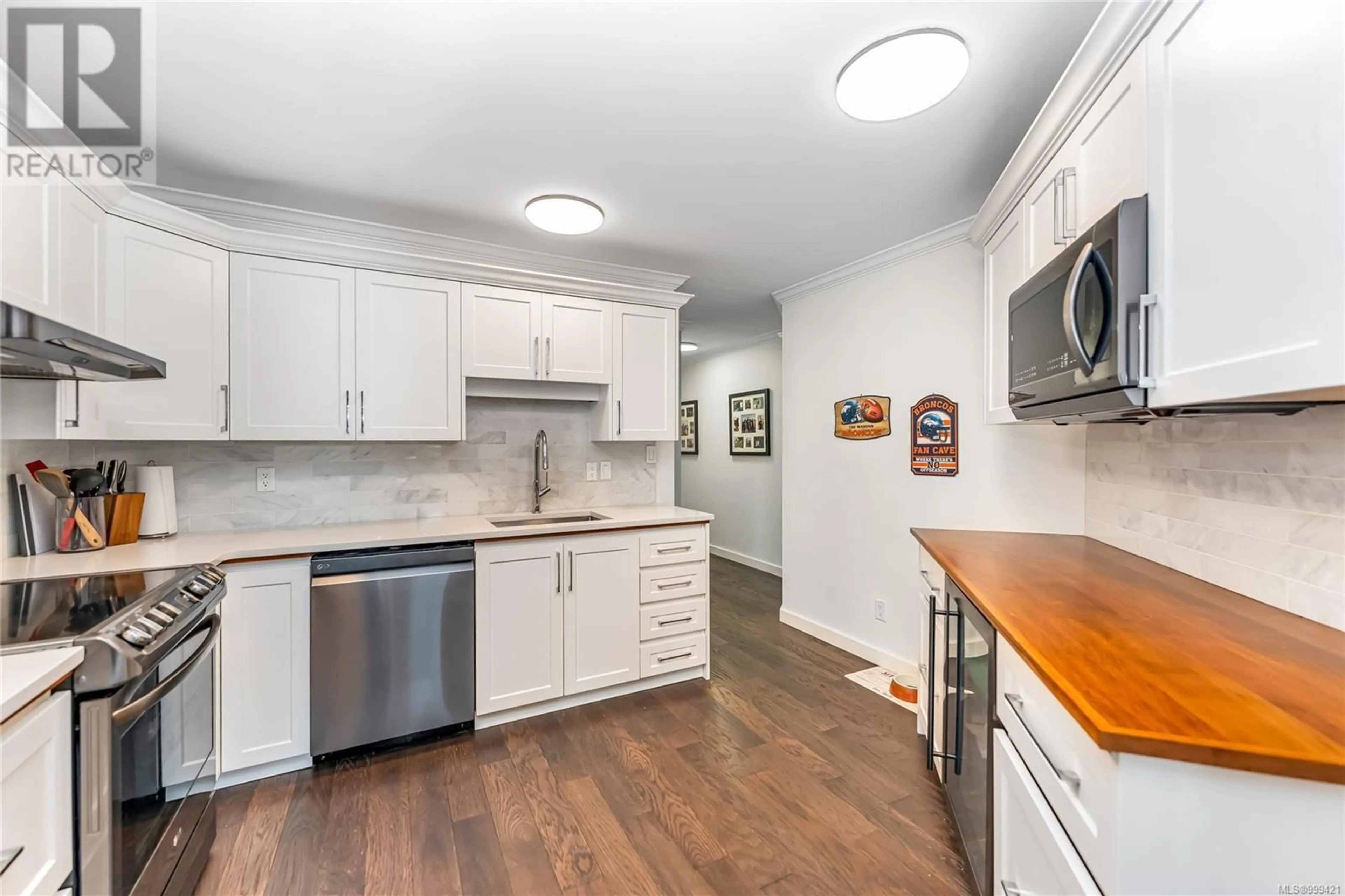 Open concept kitchen, unknown for 102 - 40 GORGE ROAD WEST, Saanich British Columbia V9A1L8