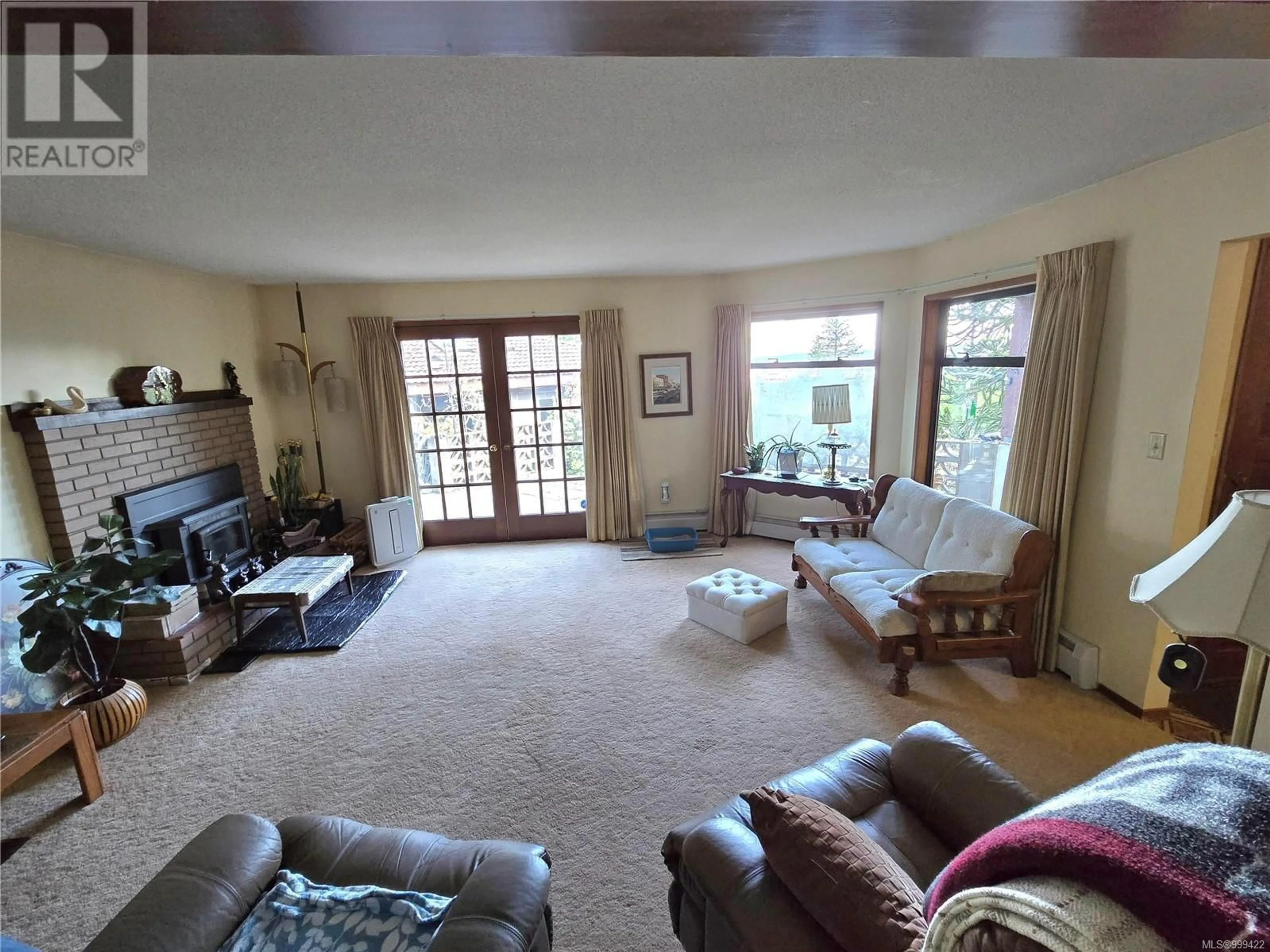 Living room with furniture, unknown for 7908 OSBORNE BAY ROAD, Crofton British Columbia V0R1R0