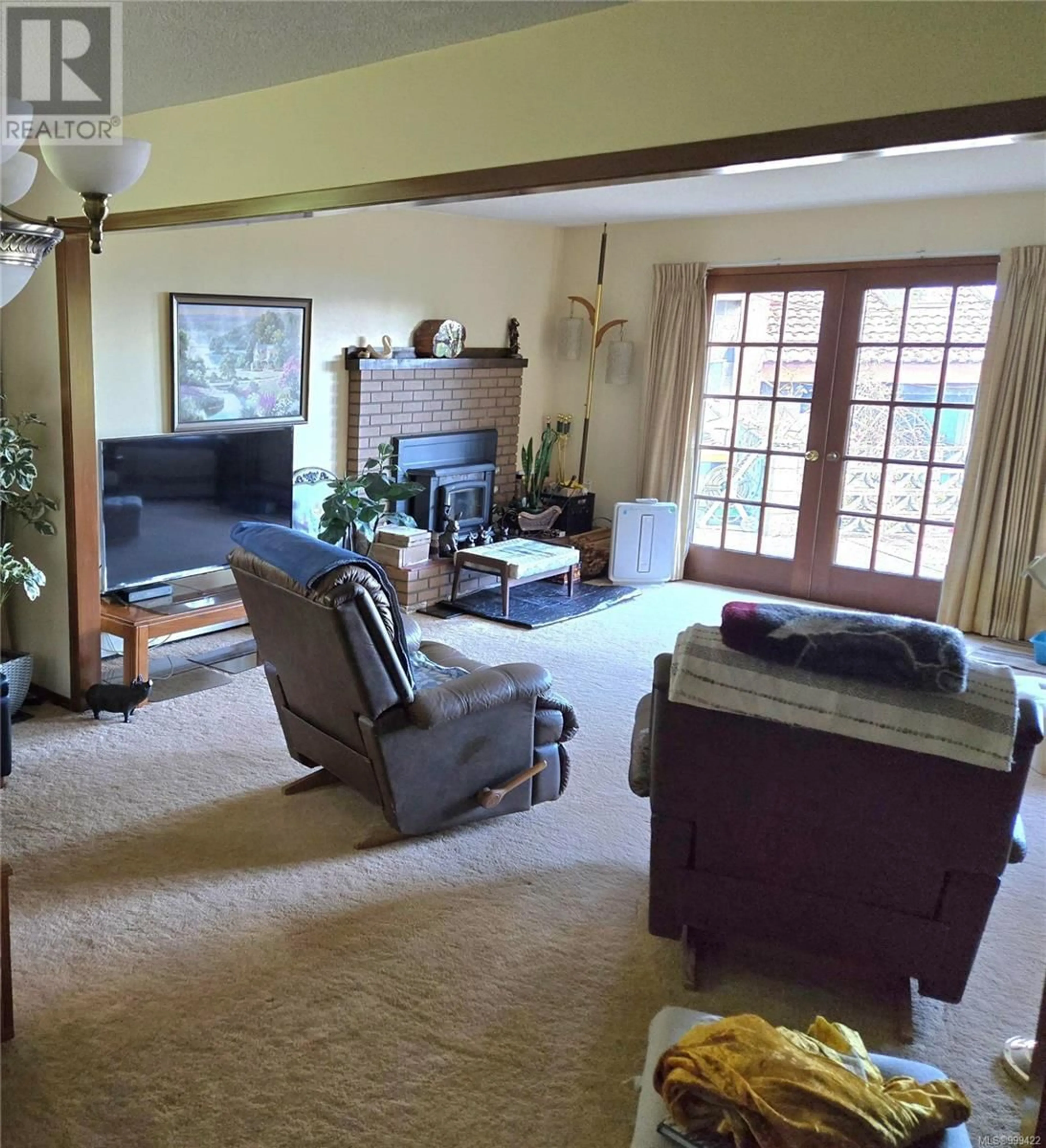 Living room with furniture, unknown for 7908 OSBORNE BAY ROAD, Crofton British Columbia V0R1R0